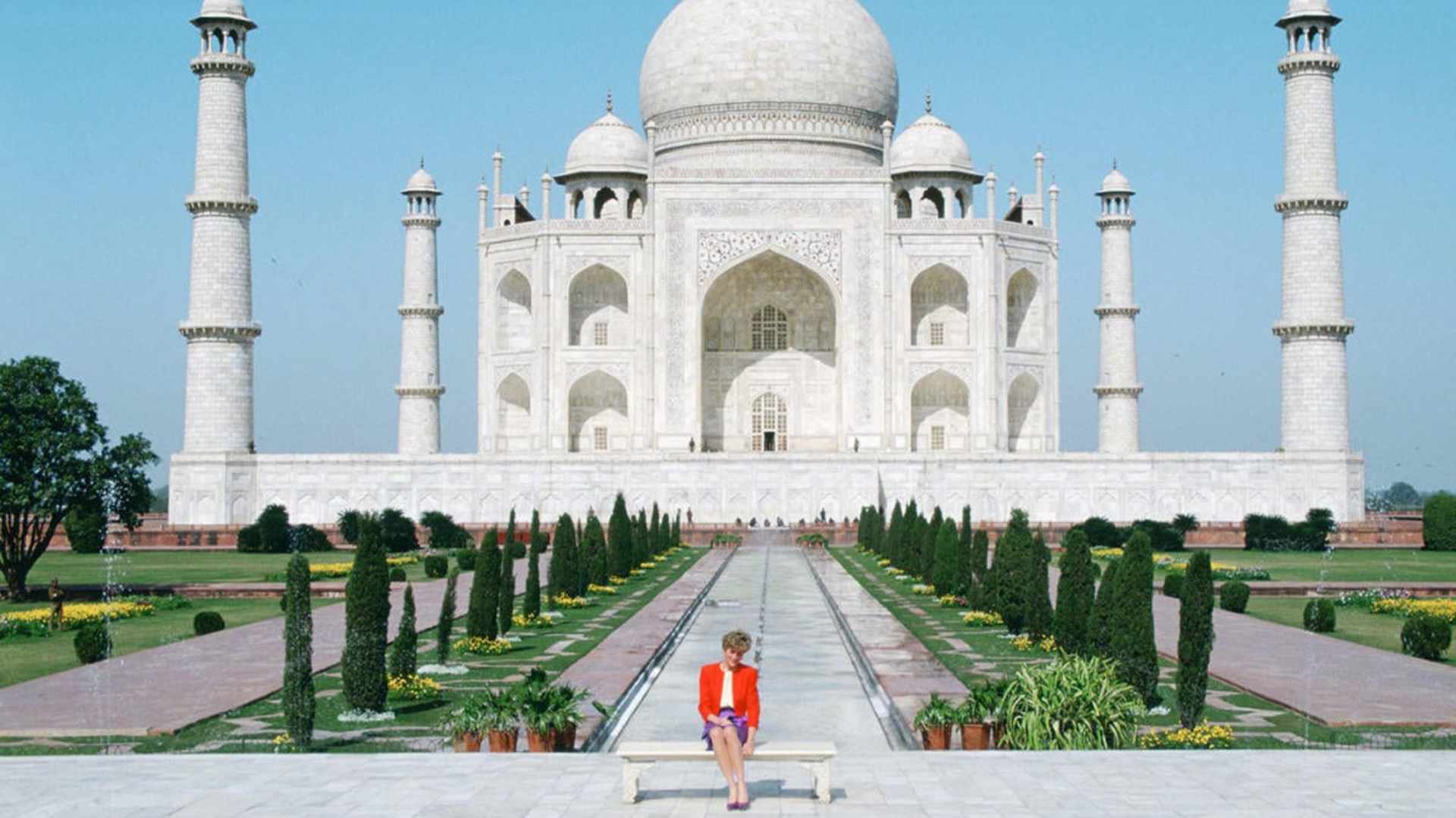 Diana Princess of Wales sitting in front of the Taj Mahal during a visit to India, 1992. (Credit: Tim Graham/Getty Images)