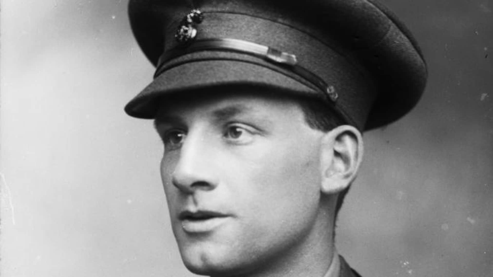 English poet, novelist and soldier, Siegfried Sassoon. (Credit: George C. Beresford/Hulton Archive/Getty Images)