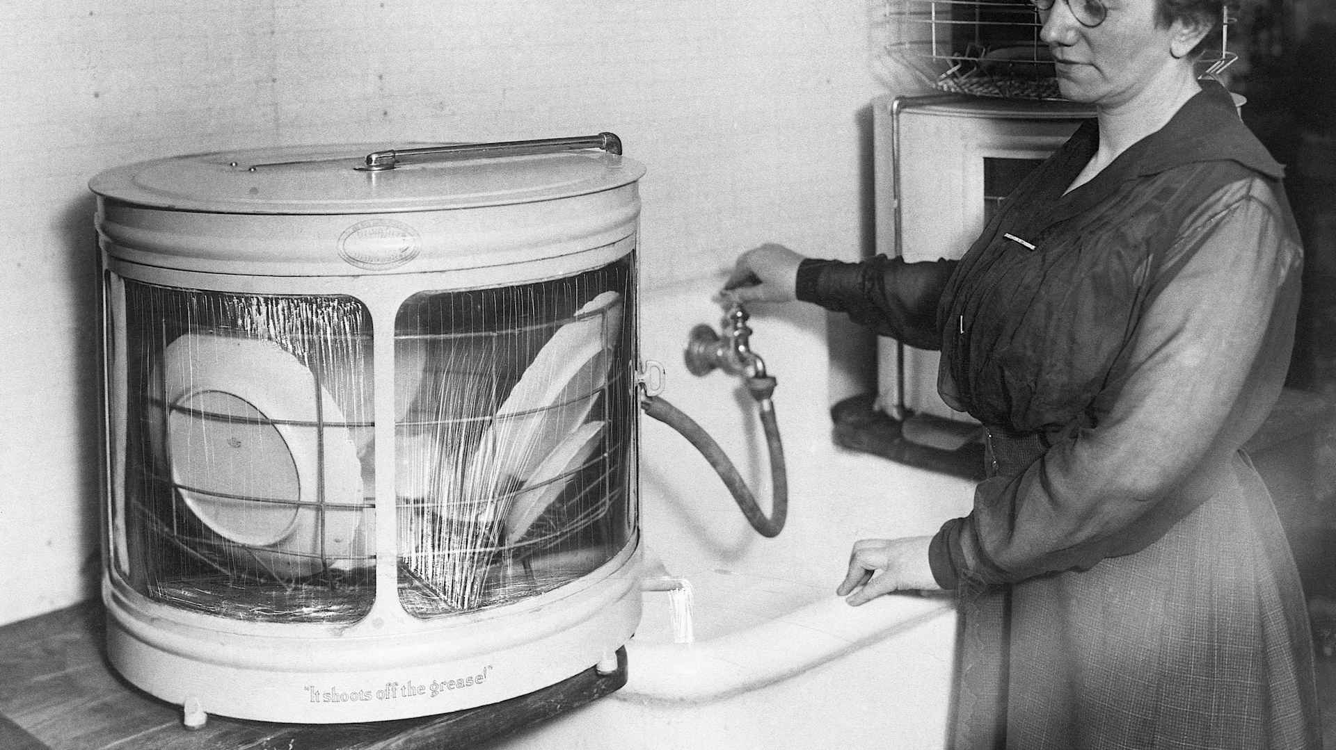 Demonstration of a new dishwasher c. 1921