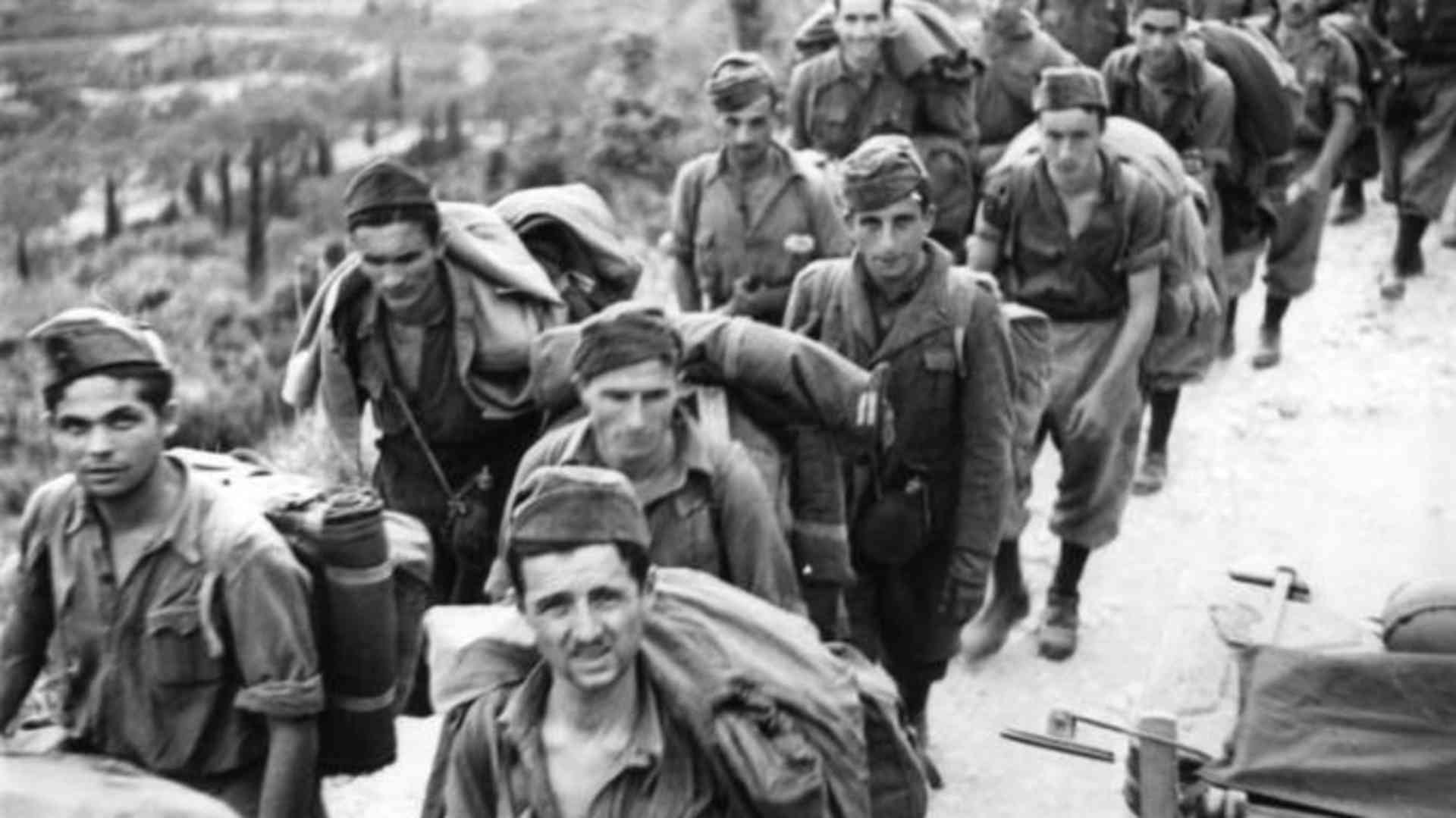 Italian prisoners of war captured by Germany in 1943. (Credit: Wikimedia Commons)