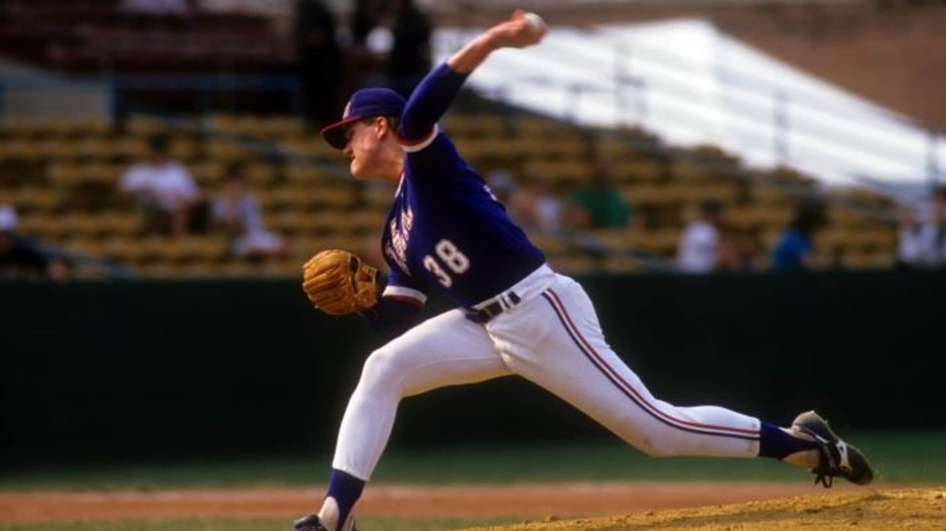 Jim Abbott during a game in the 1987 Pan American Games. (Credit: Rick Stewart/Getty Images)