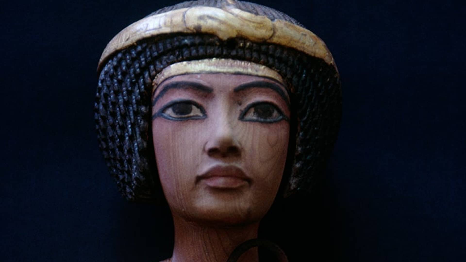 A funerary statuette (Ushabti) from the tomb of Tutankhamun. Cairo, Egyptian Museum.