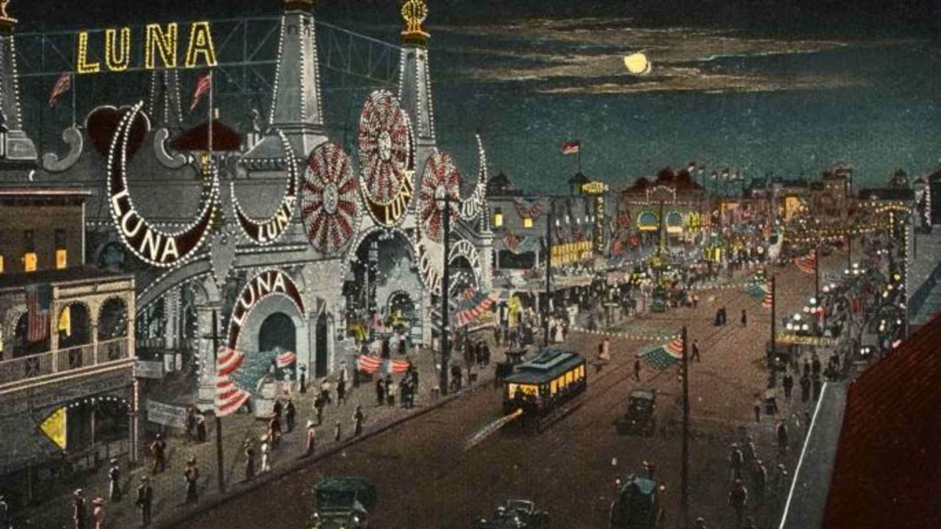 Luna Park, 1913 (Credit: LCDM Universal History Archive/Getty Images)