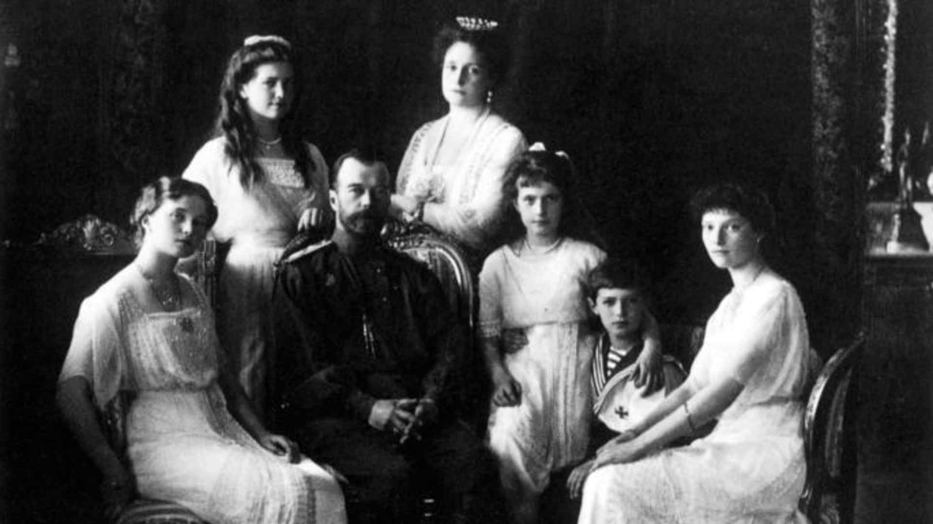 Nicholas II, the last emperor of Russia, in 1914, with his wife Alexandra and his children Olga, Tatiana, Maria, Anastasia and Alexei. (Credit: New York Public Library/Getty Images)