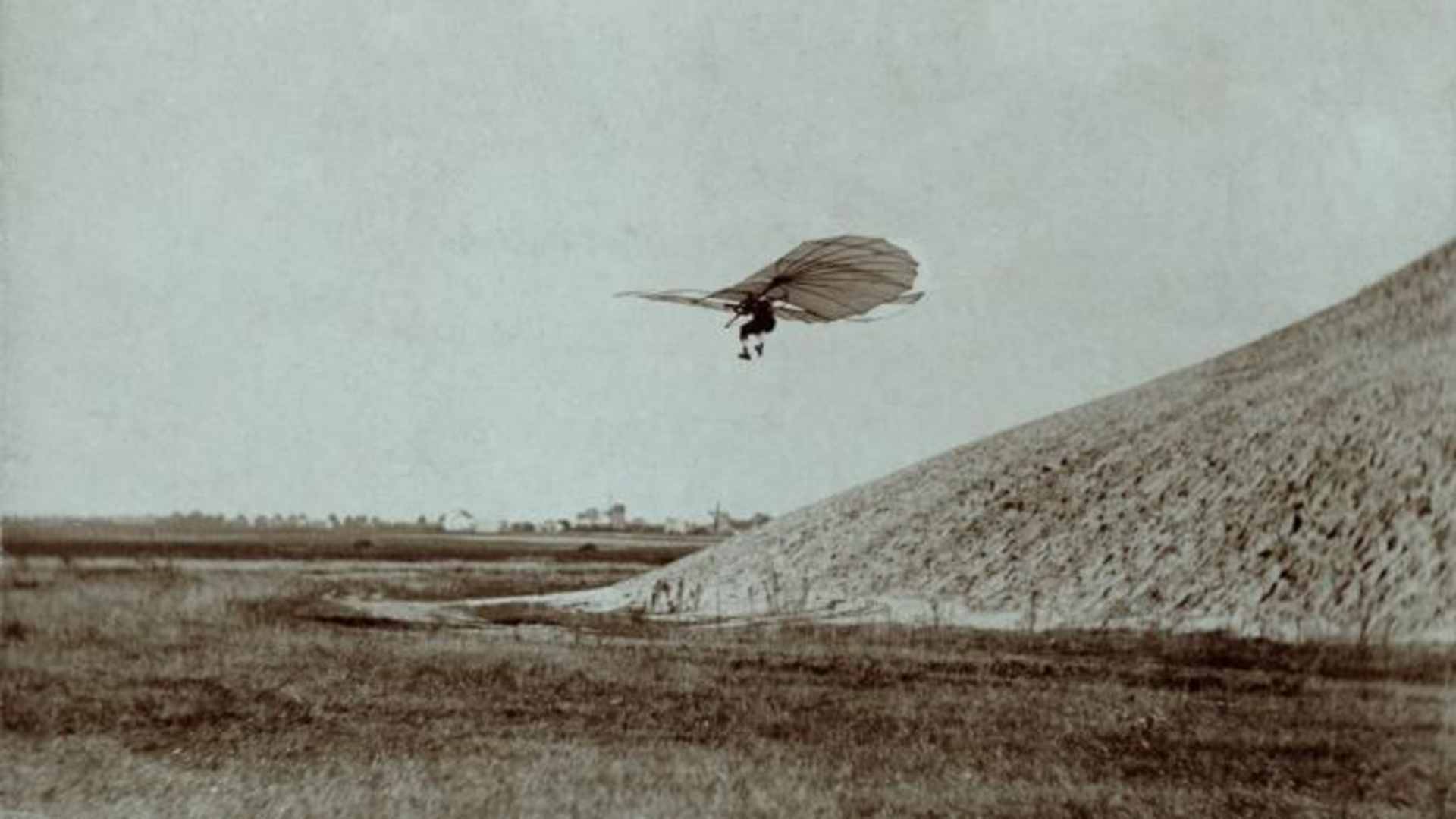 Otto Lilienthal performing one of his gliding experiments. (Credit: Public Domain)