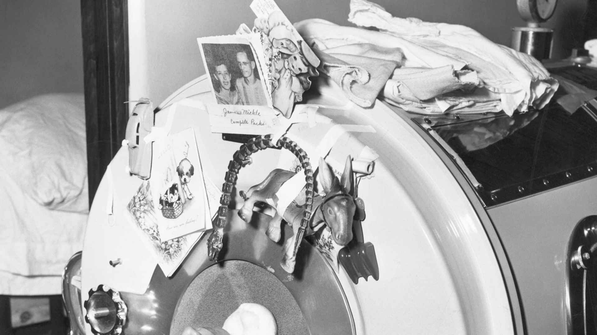 Polio, iron lung