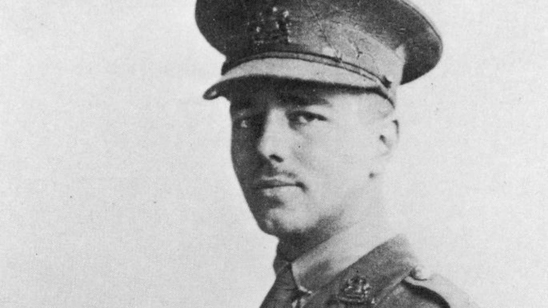 Wilfred Owen, circa 1916. (Credit: Fotosearch/Getty Images)