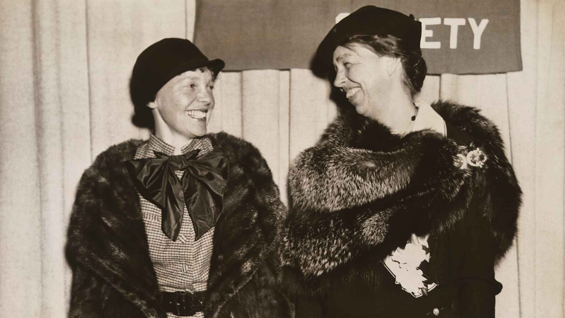 Amelia Earhart and First Lady Eleanor Roosevelt in 1935.