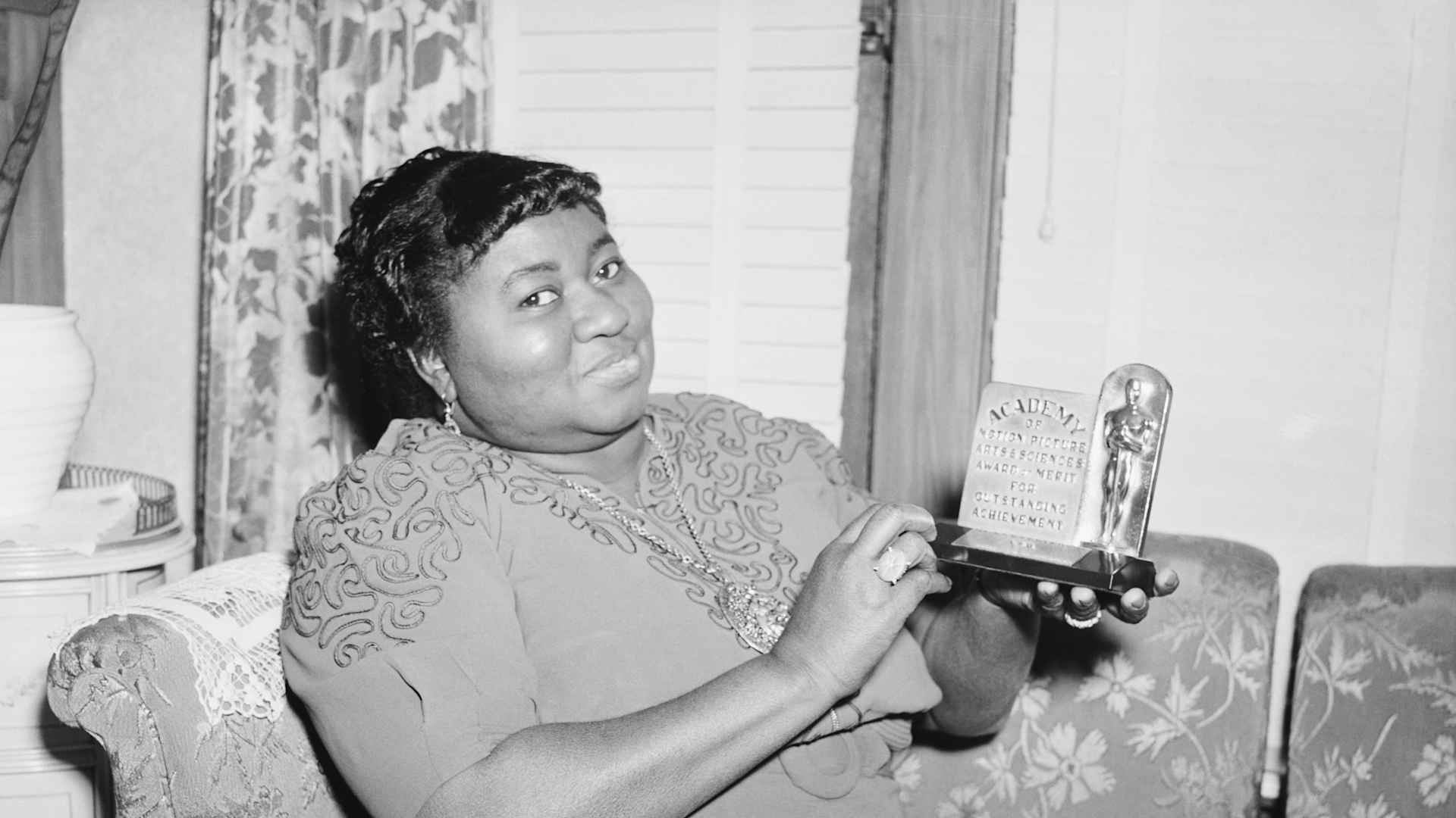 Hattie Mcdaniels With Academy Award