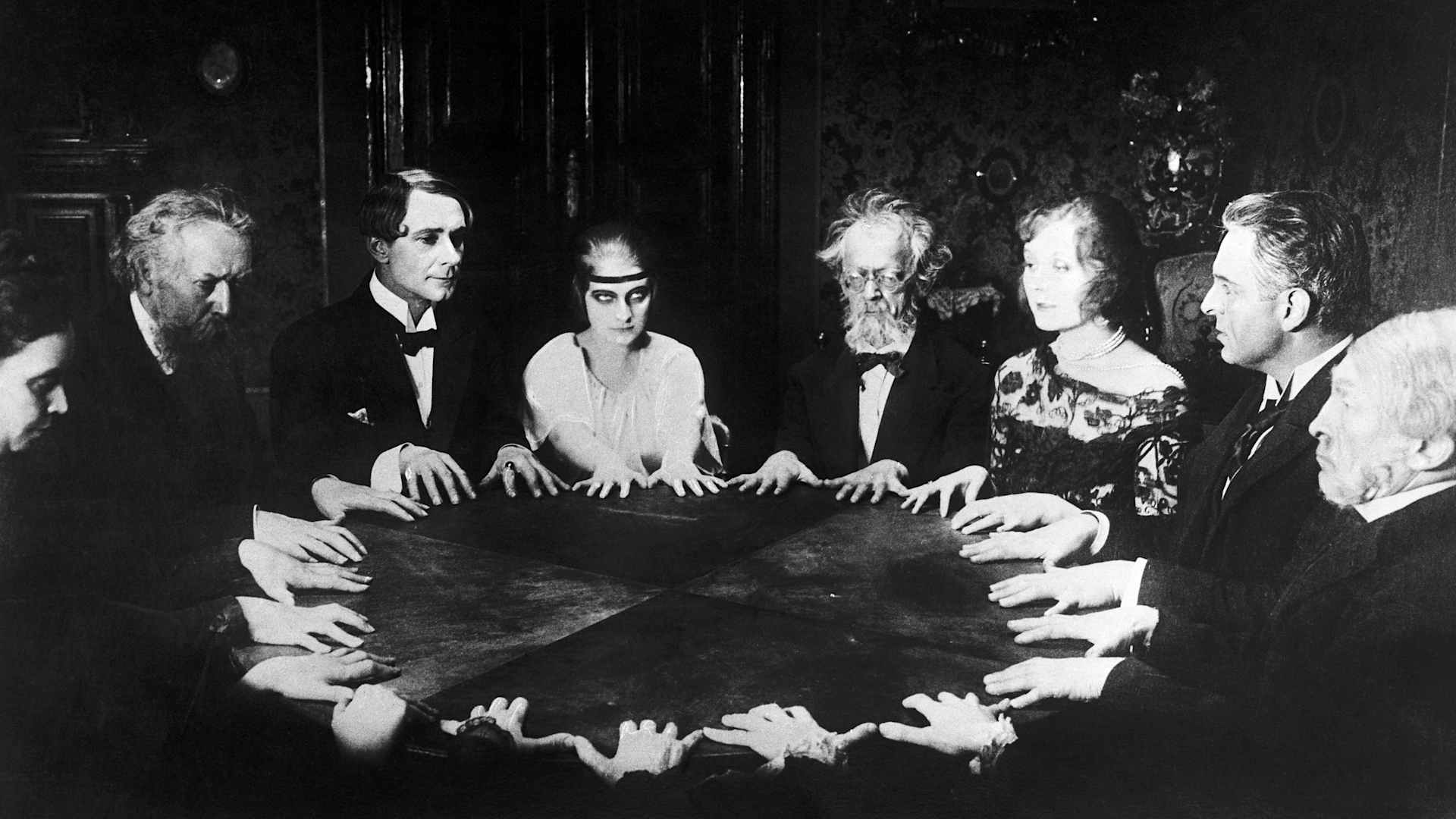 Seance Scene in Dr. Mabuse the Gambler
