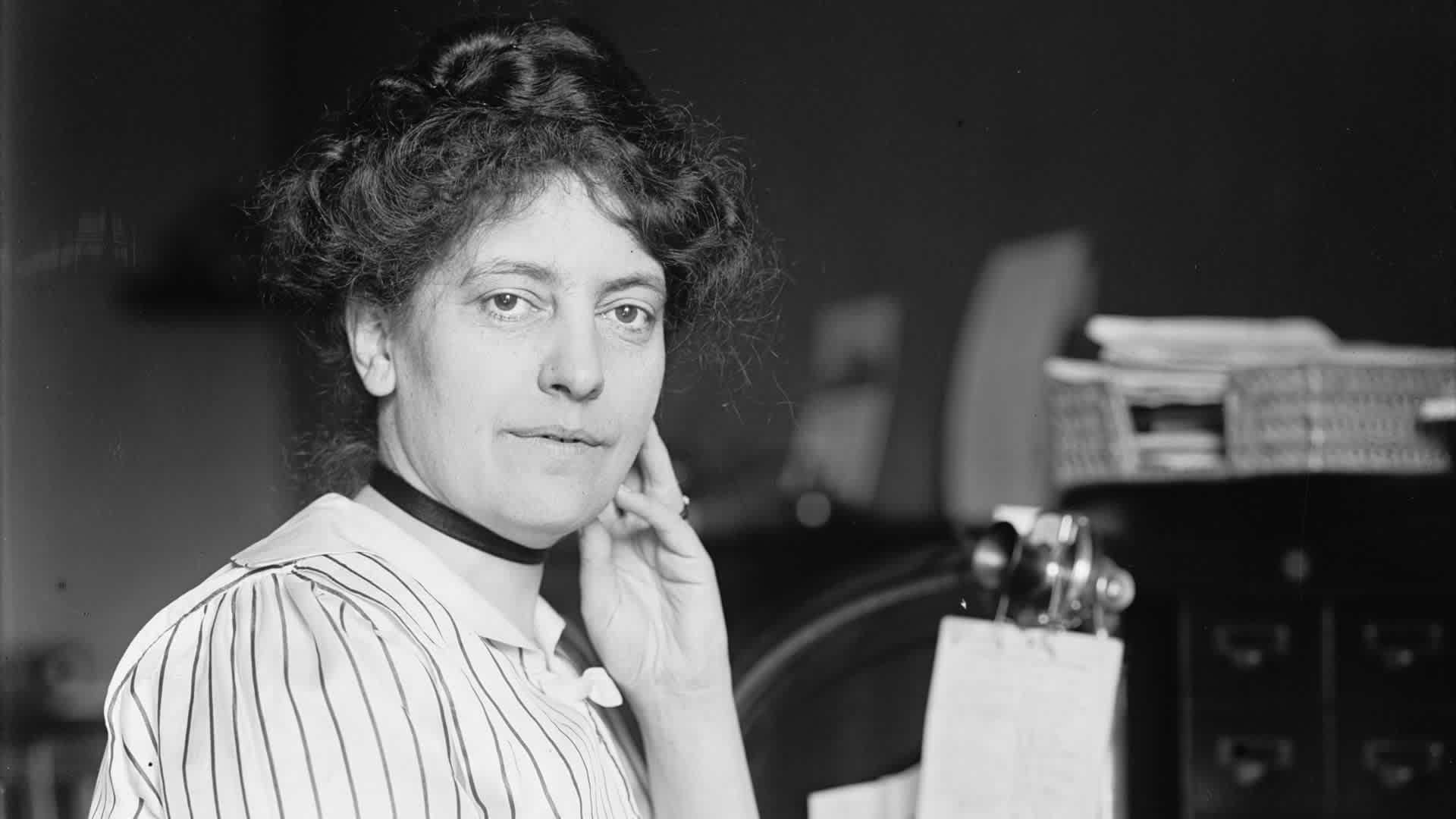 Carrie Shelton, This photo from the Library of Congress of Shelton from 1914 lists her as "Miss Carolyn B. Sheldon"