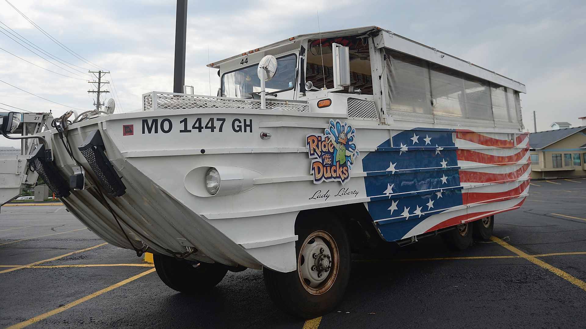 A "Ride The Ducks" World War II DUKW boat in Branson, Missouri. O July 19, 2018, one of these duck boats claimed 17 lives after capsizing in Table Rock Lake in a thunderstorm.