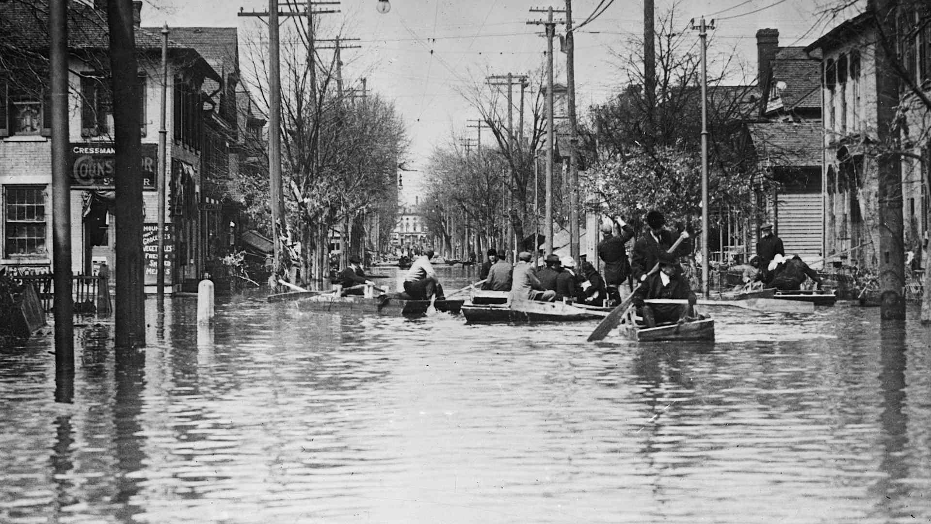 People being rescued during the Great Flood of Dayton in 1913.