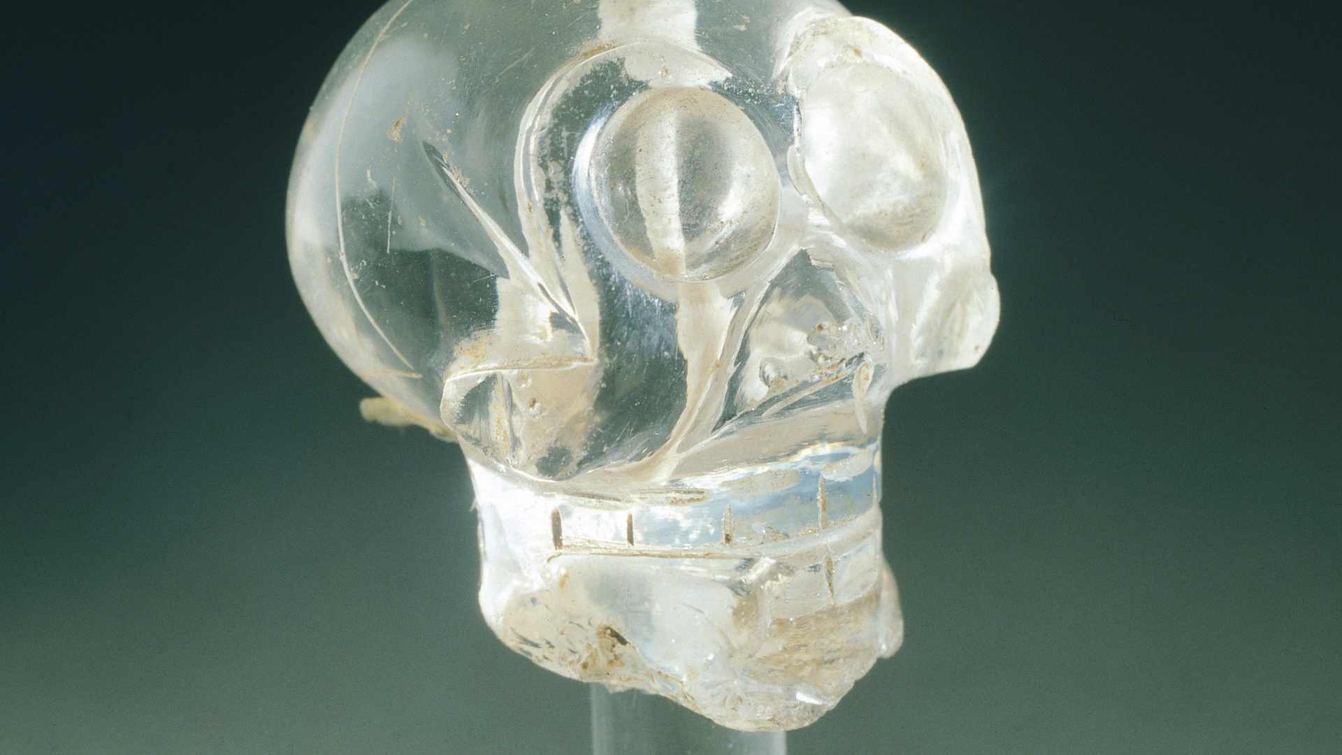 MEXICO - JUNE 22: Rock-crystal small skull from Mexico. Mixtec Civilization, 14th Century. (Photo by DeAgostini/Getty Images); Turin, Museo Civico Di Numismatica, Etnografia Ed Arti Orientali (Coins, Ethnography And Oriental Art Museum). (Photo by DeAgostini/Getty Images)