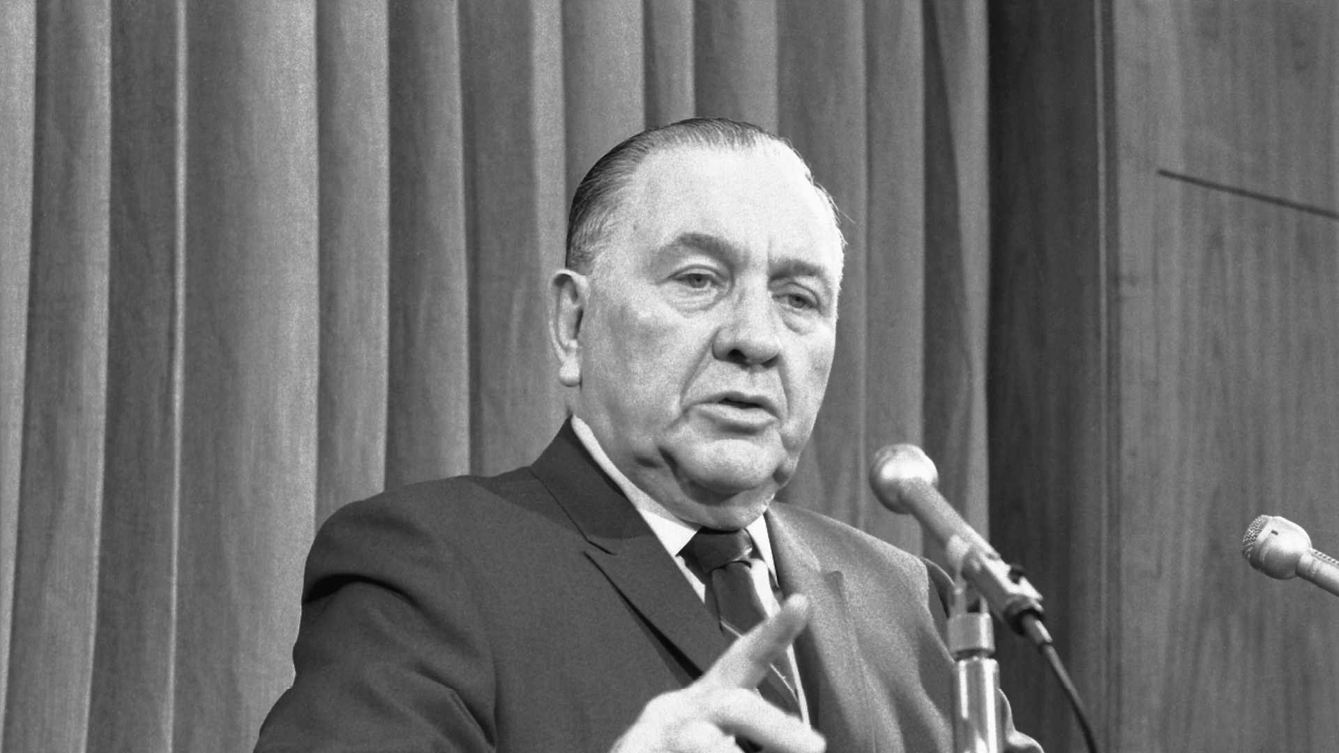 (Original Caption) Chicago's Democratic Mayor appears glum as he makes a point during news conference 11/6 after Richard Nixon won the race for President. Illinois, the state where Nixon lost his first presidential bid, gave him the victory margin this time. Daley, however retained his power base as Democrats swept to victory in all Cook County races.
