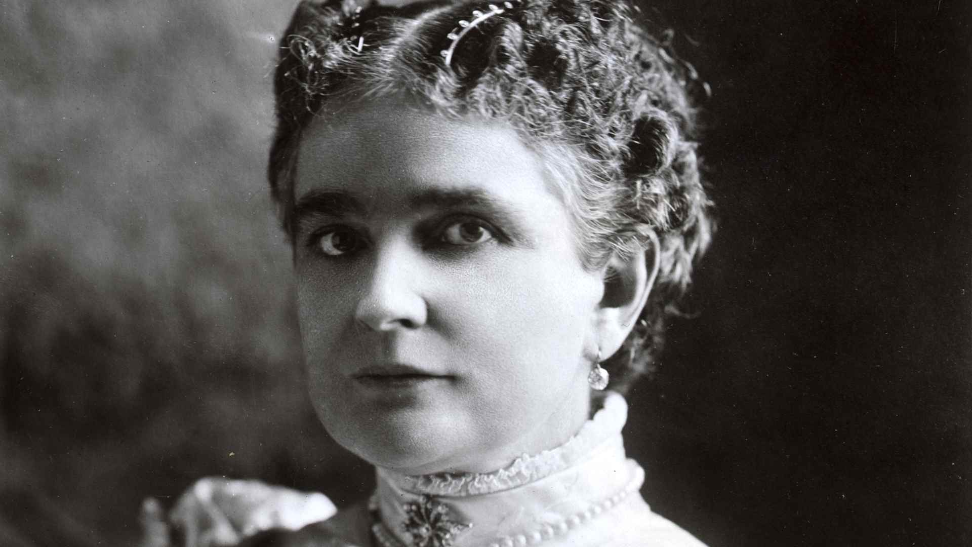 (Original Caption) Mrs. Ada Sarton McKinley, wife of the 25th president of the United States. Head and shoulders photograph. Undated.