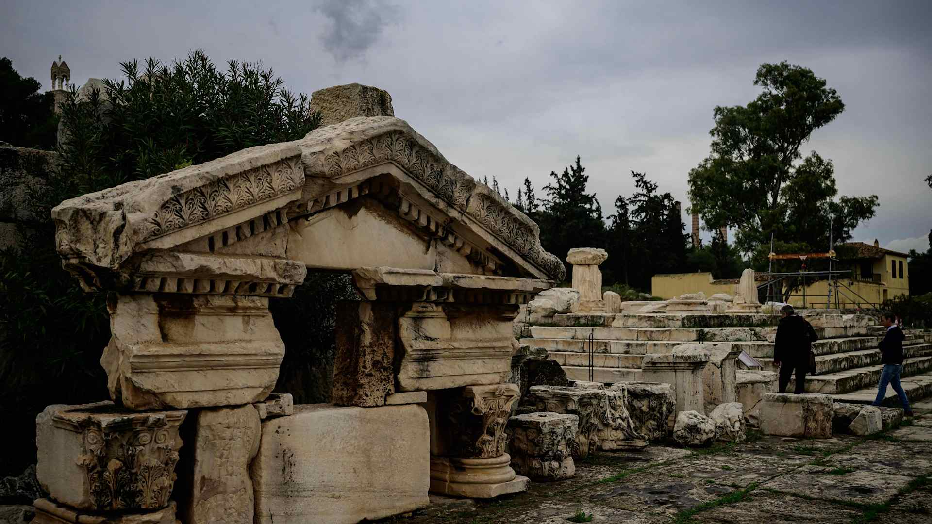 People visit the archaeological site of Elefsina (Eleusis) on December 13, 2022, which will become European Capital of Culture 2023. - For some 12 centuries, the historic city situated some 18 kilometres (11 miles) northwest of Athens was home to the sanctuary of Eleusis, one of the most important religious centres of both ancient Greece and Rome.