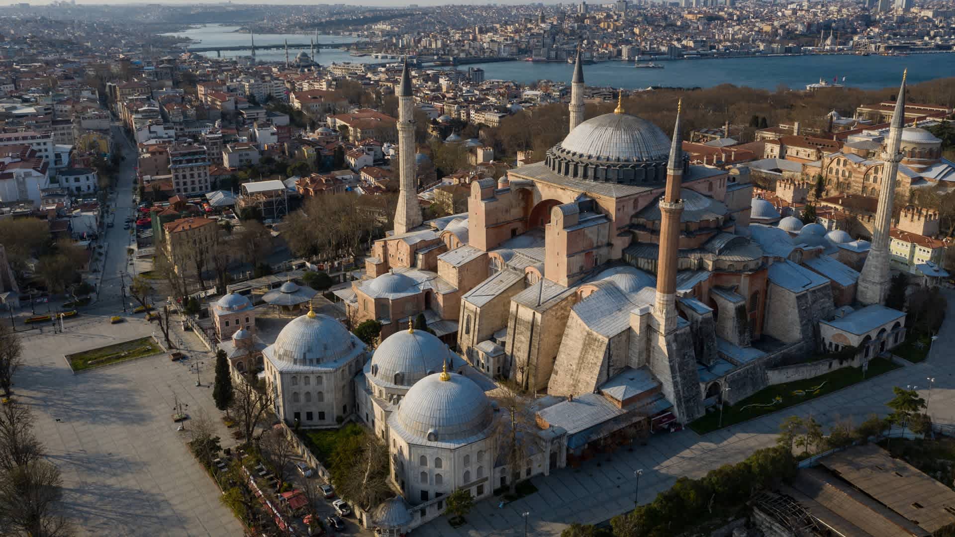 Turkey Imposes Weekend Lockdown In Major Cities To Curb Coronavirus Spread ISTANBUL, TURKEY - APRIL 11: Hagia Sophia and the surrounding area are empty during a two-day lockdown imposed to prevent the spread of coronavirus on April 11, 2020 in Istanbul, Turkey. The 48-hour lockdown extends until midnight Sunday and applies to more than two dozen cities, including Istanbul and the capital, Ankara. Turkey has reported 52,167 cases of COVID-19 and more than 1,000 related deaths. (Photo by Burak Kara/Getty Images)