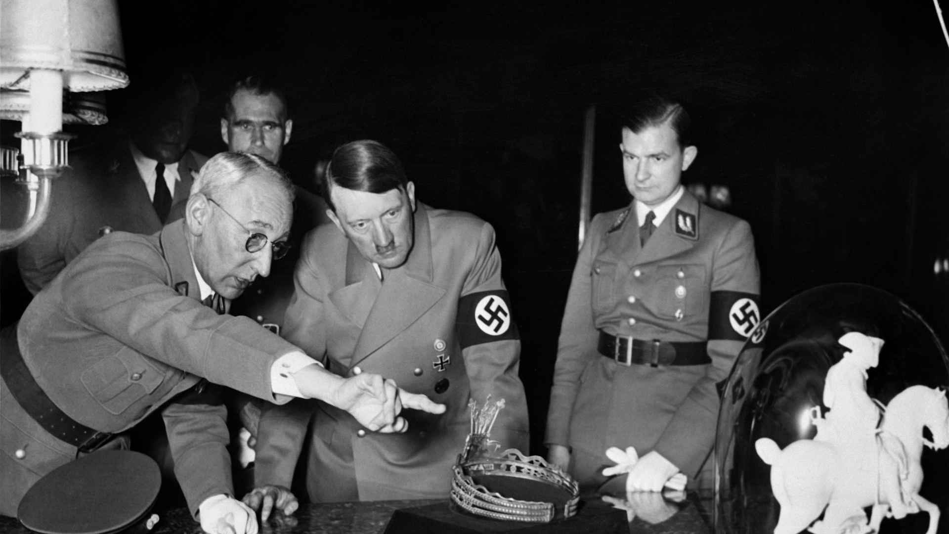Hitler and Nazi-looted art