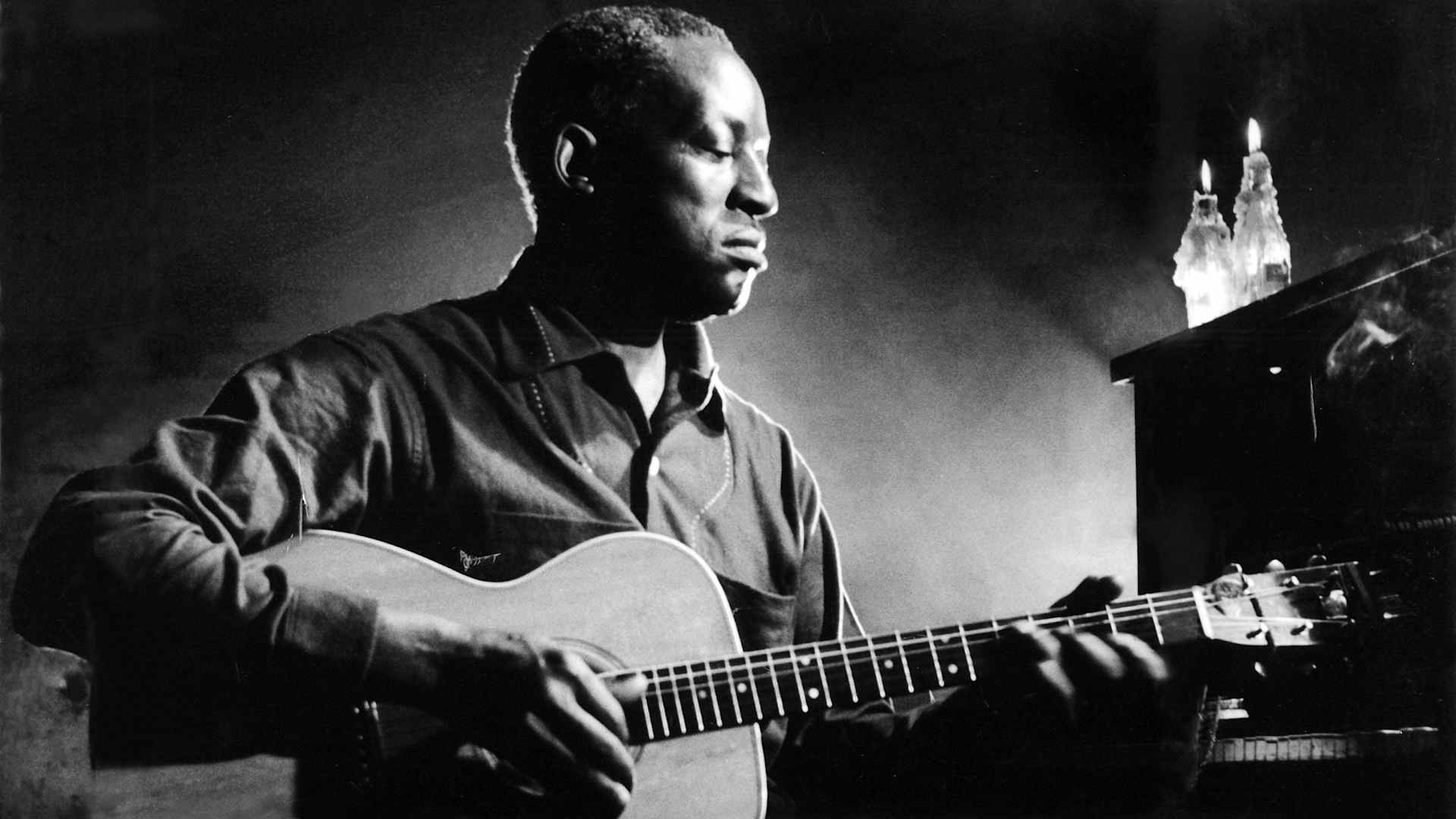 Blues musician Big Bill Broonzy. (Credit: Michael Ochs Archives/Getty Images)