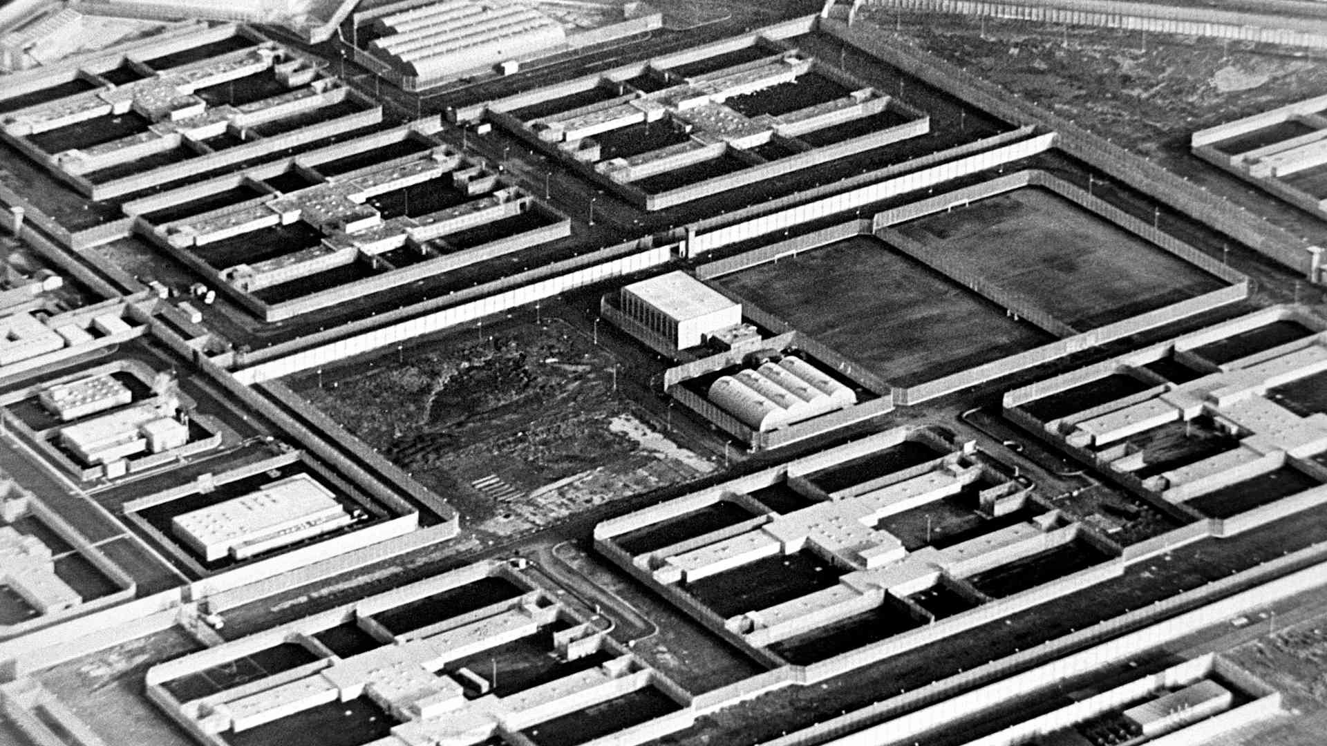 Maze Prison Northern Ireland3RD OCTOBER: ON THIS DAY IN 1981 THE HUNGER STRIKES AT THE MAZE PRISON IN NORTHERN IRELAND, COME TO AN END Aerial view of the Maze Prison, where 38 IRA prisoners escaped. 14/3/95: Riot. 25/8/95. 24/3/97: Breakout Bid. 27/12/97: Man shot dead. 15/03/98: David Keys found hanged in cell. 11/11/98: Will shut at end of year 2000. 28/7/00: Prisoners released. * The London Docklands bomber and the border sniper who picked off police and troops on duty were among more than 80 terrorist prisoners set to stream out of the Maze prison. The final wave of early releases under the Good Friday Agreement was set to all but empty the infamous jail. (Photo by PA Images via Getty Images)