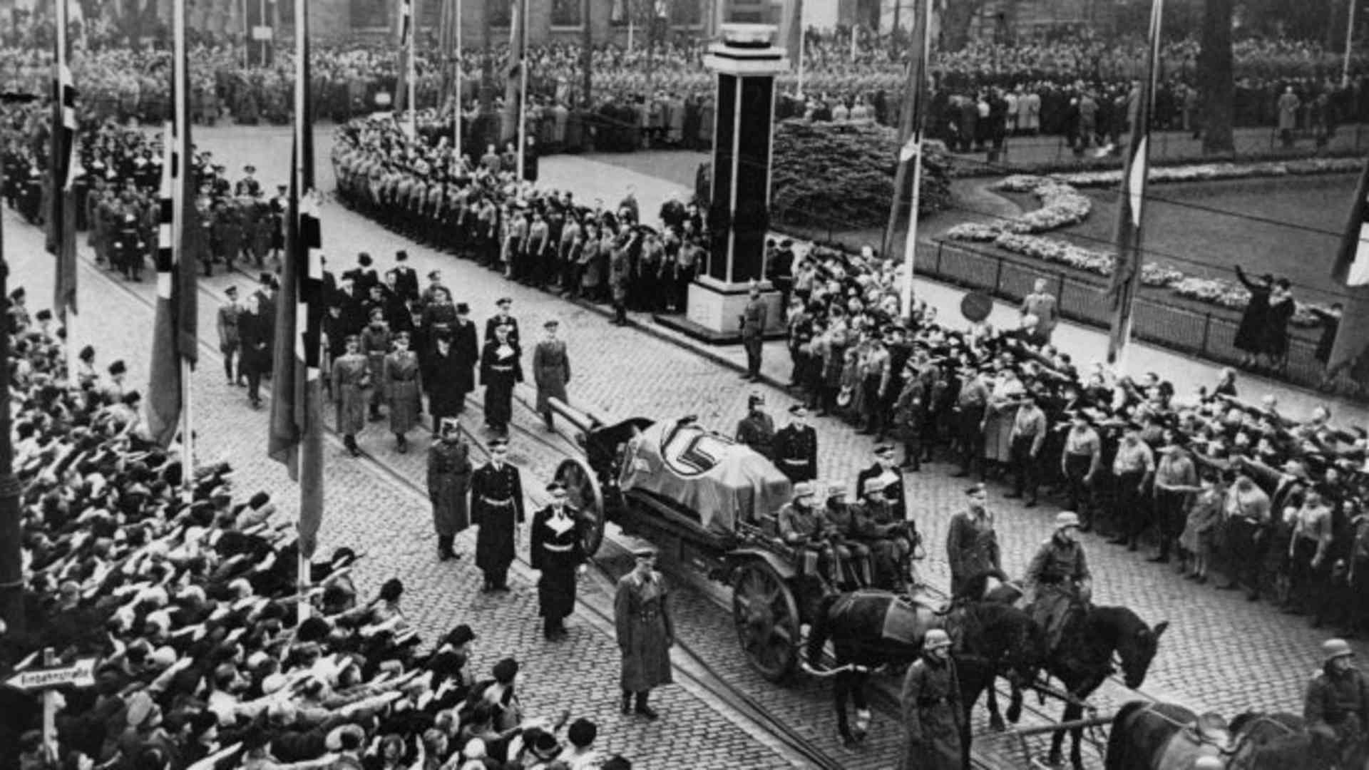 Funeral of Ernst vom Rath, a German diplomat assassinated in 1938 by 17-year-old Herschel Grynszpan. The assassination triggered the violent attack on German Jews called 'Kristallnacht', the Night of Broken Glass. (Credit: Everett Collection Historical/Alamy Stock Photo)
