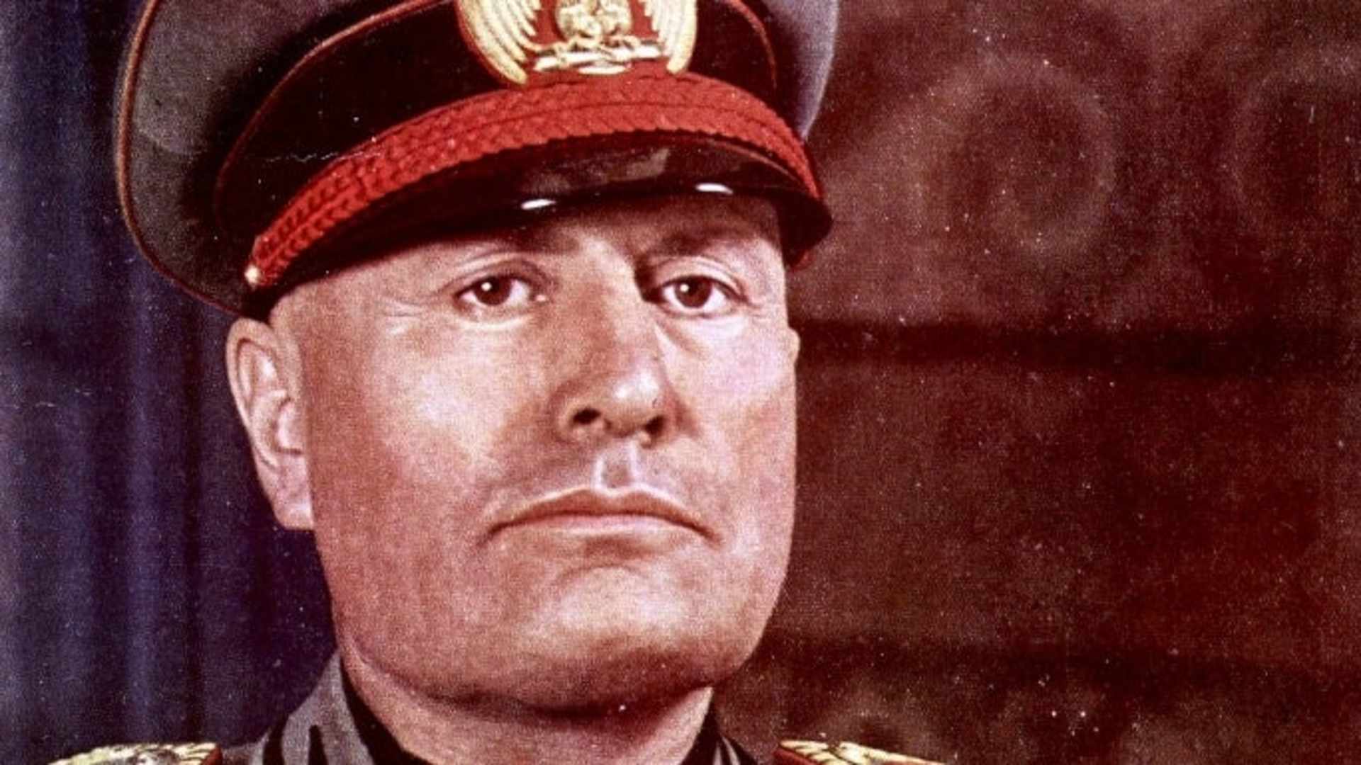 Mussolini - 'L'homme d'Etat' (The Statesman). From Signal, December 1940, French language news magazine published by Nazis. 'Avec un calme parfait et un sureté de vues qui ne l'abandonment jamais, sachent constamment attendre l'heure exacte ou il agira, et animé d'un ardent amour pour son peiple, le Duce préside avec une calirvoyance géniale aux destinées de son pays'. Benito Mussolini, Italian dictator and leader of the National Fascist Party, 29 July 1883 - 28 April 1945. (Photo by Culture Club/Getty Images)