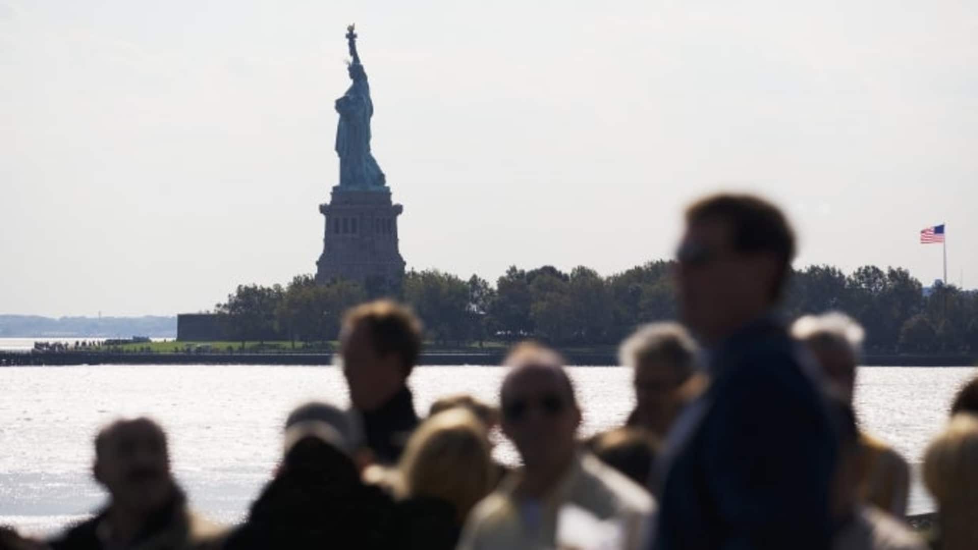 new york harbor, the statue of liberty, ellis island, immigration