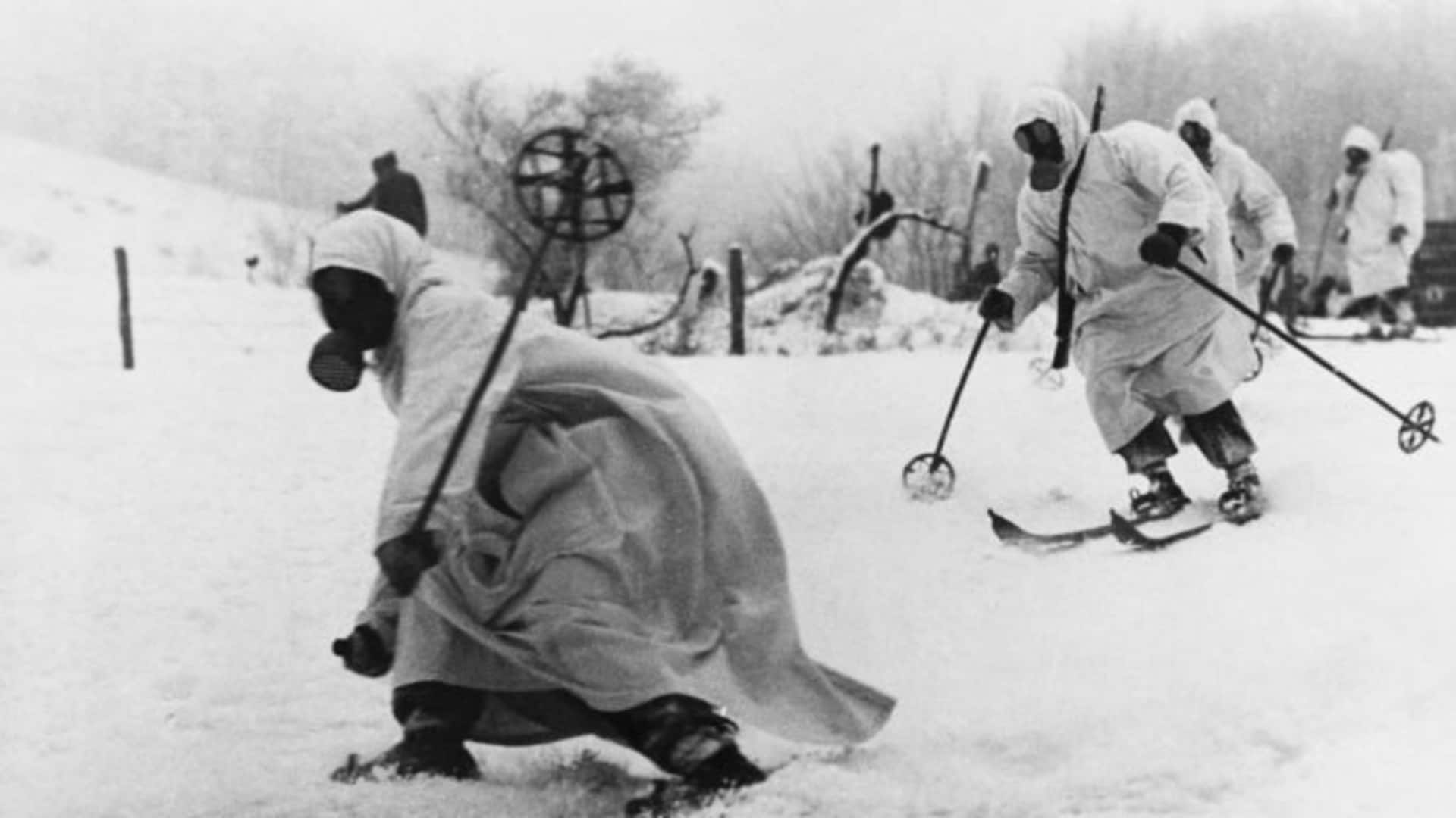 A group of Finnish alpine troops on skis. (Credit: Hulton-Deutsch Collection/CORBIS/Corbis via Getty Images)