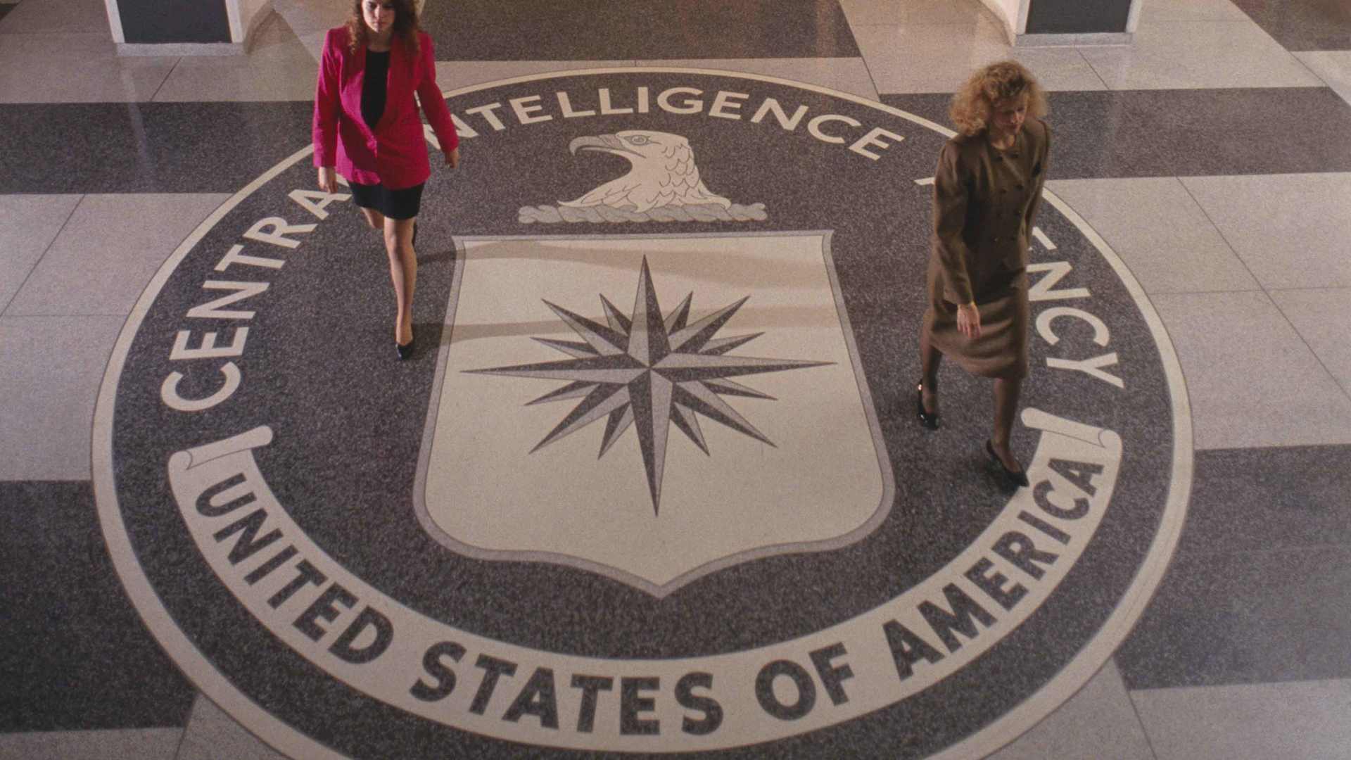 Central Intelligence Agency symbol in the entry hall of a CIA building. (Credit: Larry Downing/Sygma/Getty Images)