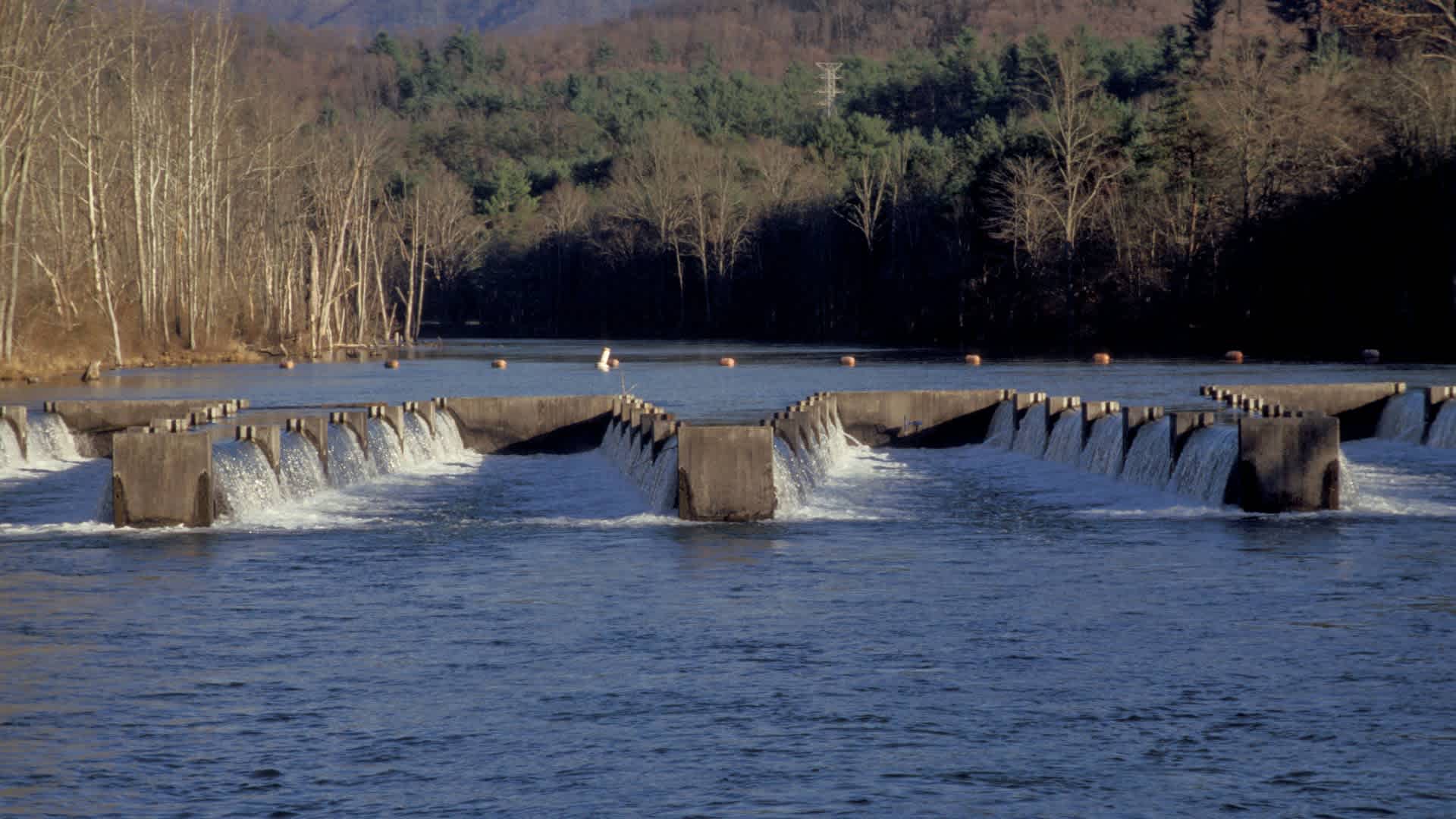 Tennessee, Tennessee Valley Authority - Tva - Weir Dam, South Holston Dam.Tennessee, Tennessee Valley Authority - Tva - Weir Dam, South Holston Dam. (Photo by Education Images/Universal Images Group via Getty Images)