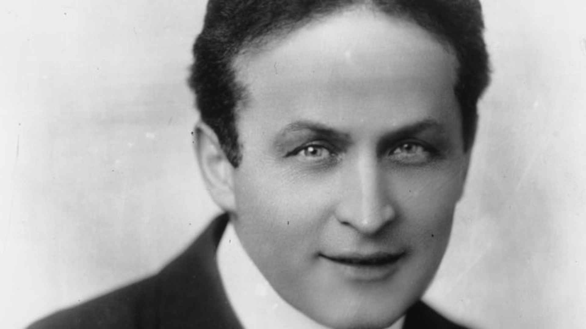Hungarian-born American magician and escape artist Harry Houdini