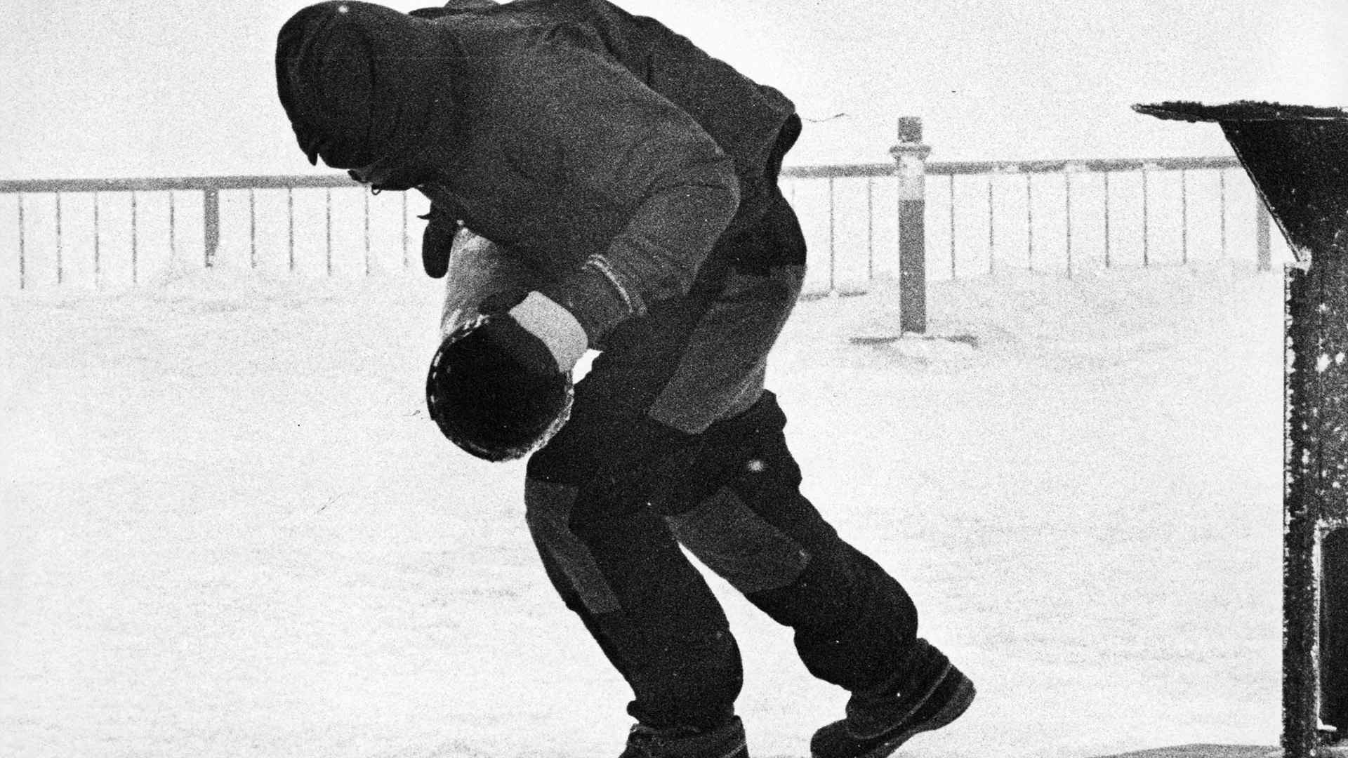 Albie Pokrob fights minus-20-degree temperatures at Mount Washington Observatory in 1982.