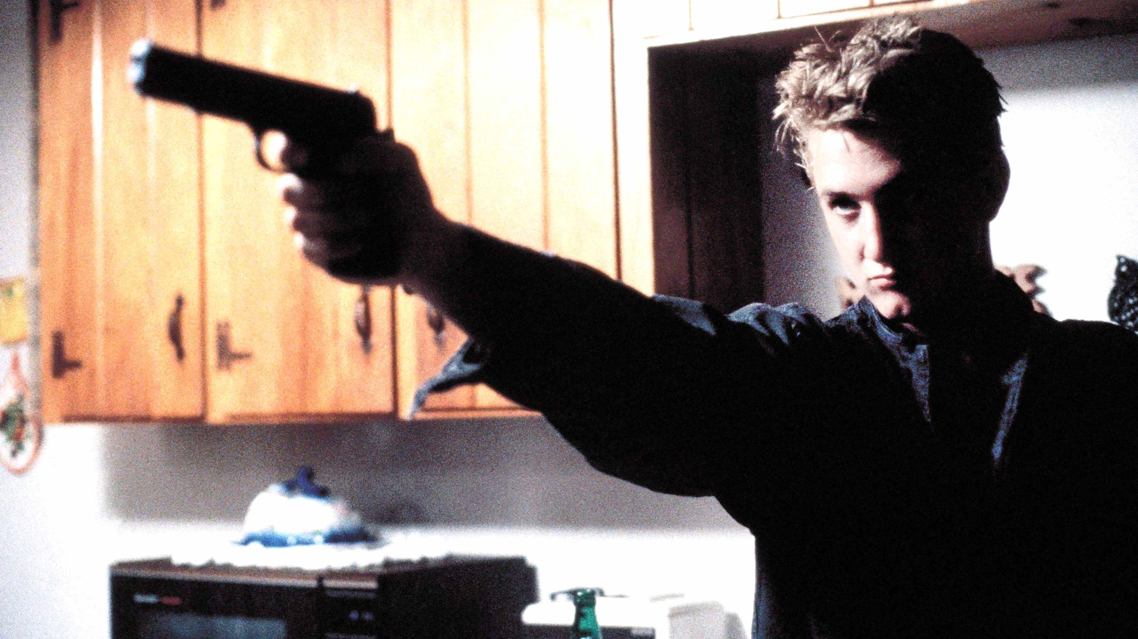 Original Film Title: AT CLOSE RANGE.  English Title: AT CLOSE RANGE.  Film Director: JAMES FOLEY.  Year: 1986.  Stars: SEAN PENN