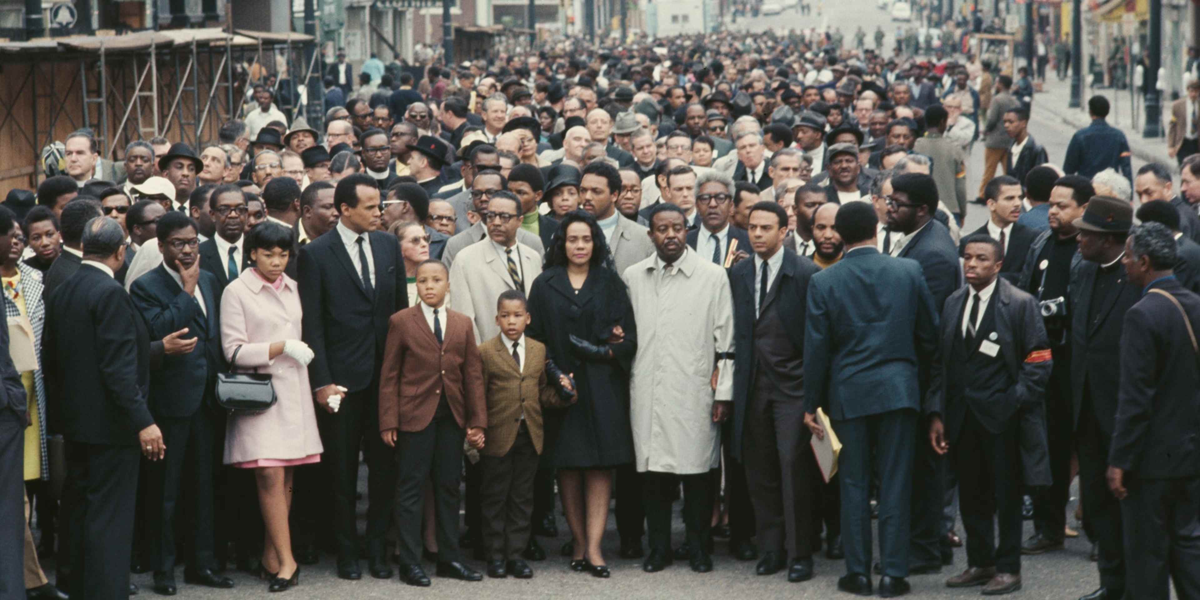 Crowds For King Crowds in Memphis, Tennessee, following the assassination of civil rights leader Martin Luther King Jr in the city, 8th April 1968. In the centre, from left to right are singer Harry Belafonte, Coretta Scott King with Jesse Jackson behind, Reverend Ralph Abernathy and Reverend Andrew Young. (Photo by Santi Visalli/Archive Photos/Getty Images)