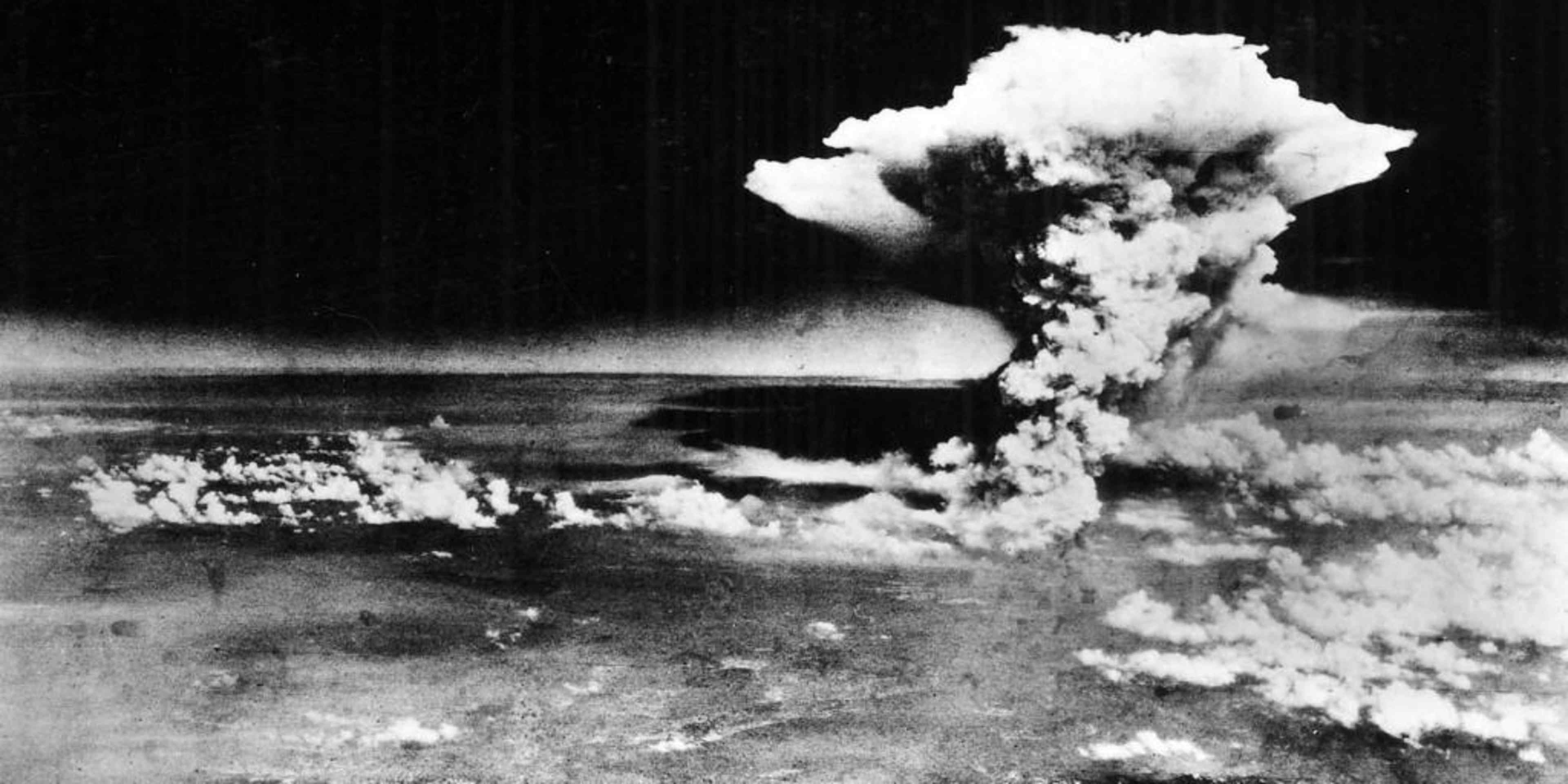 American bomber drops atomic bomb on Hiroshima | August 6, 1945 | HISTORY