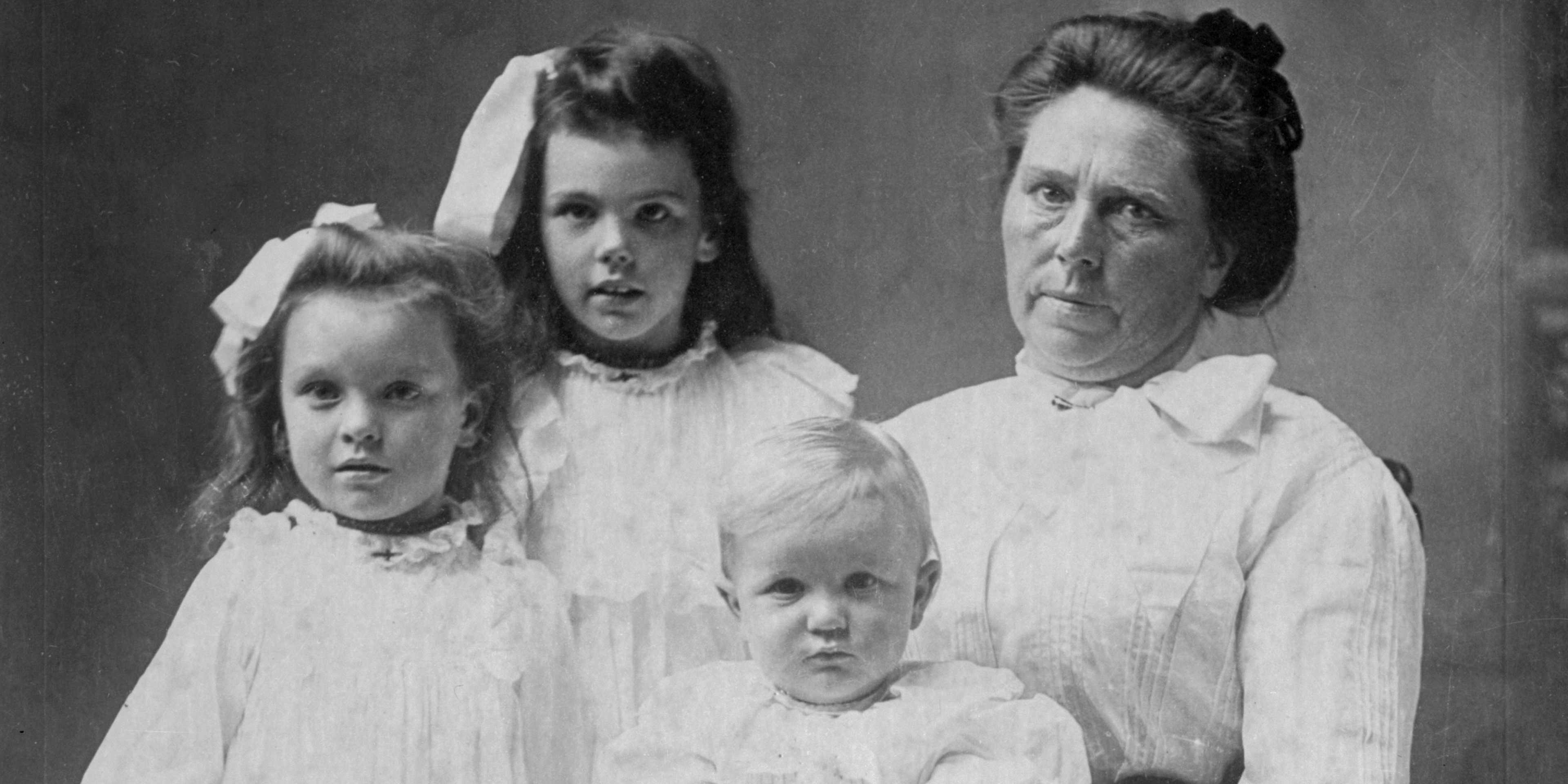 Murder Suspect Belle Gunness with Her Children