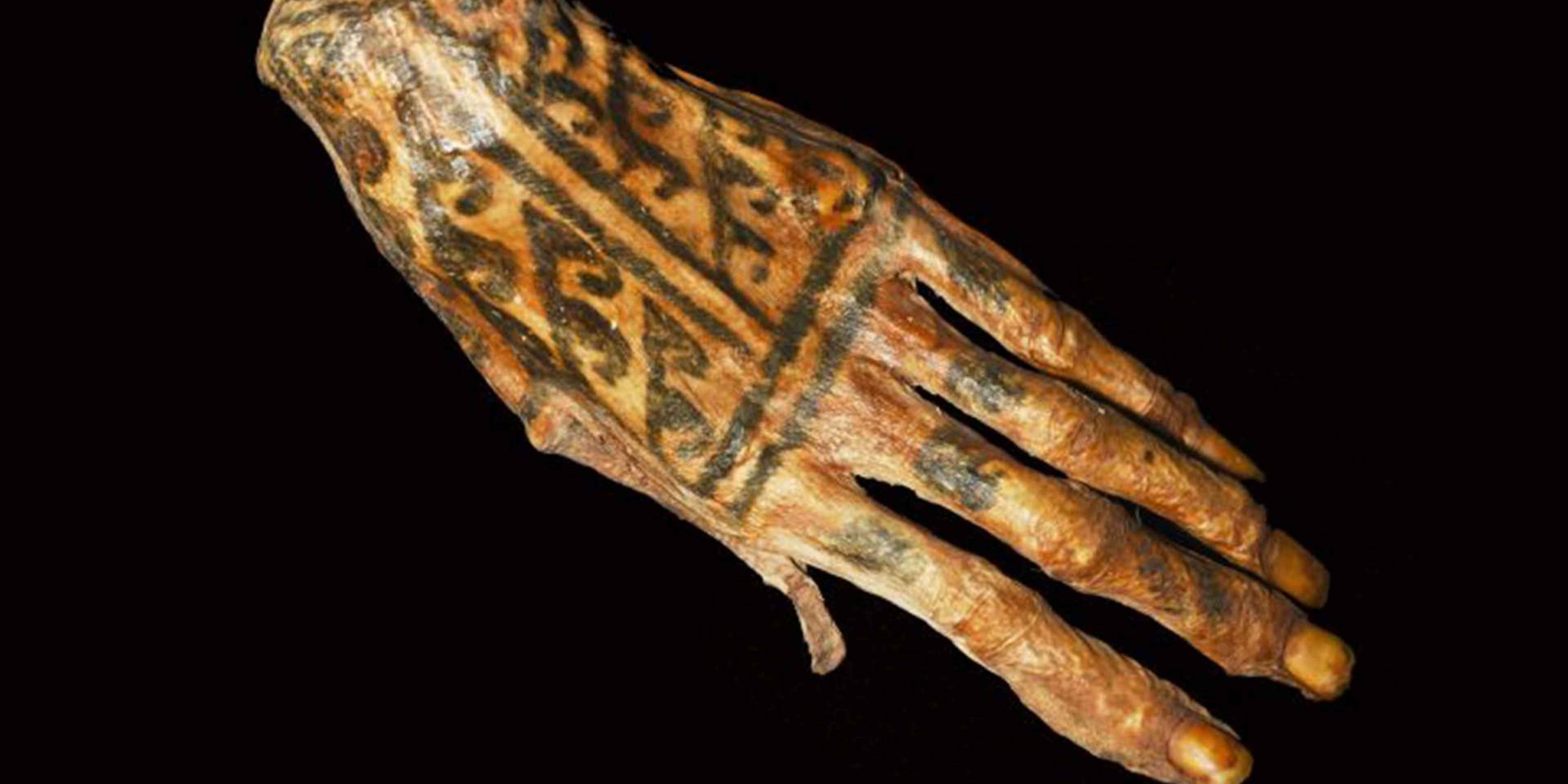 Tattooing on the hand of a Chancay individual who lived 1,200 years ago.