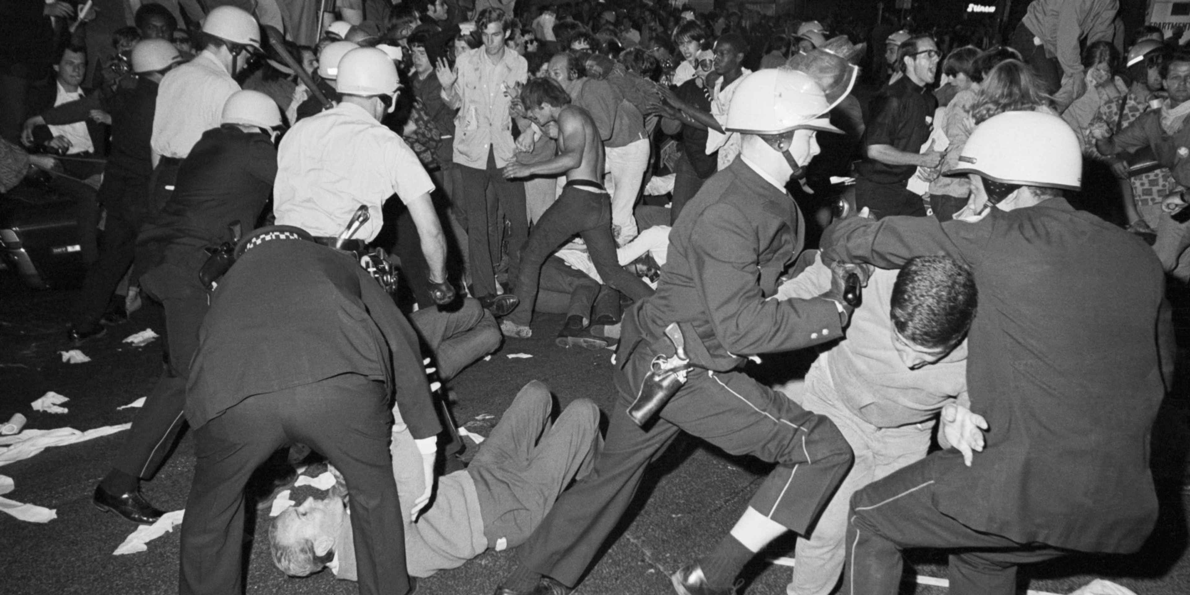 Police and demonstrators clash near the Conrad Hilton Hotel during the 1968 Democratic National Convention. (Credit: Bettmann Archive/Getty Images)