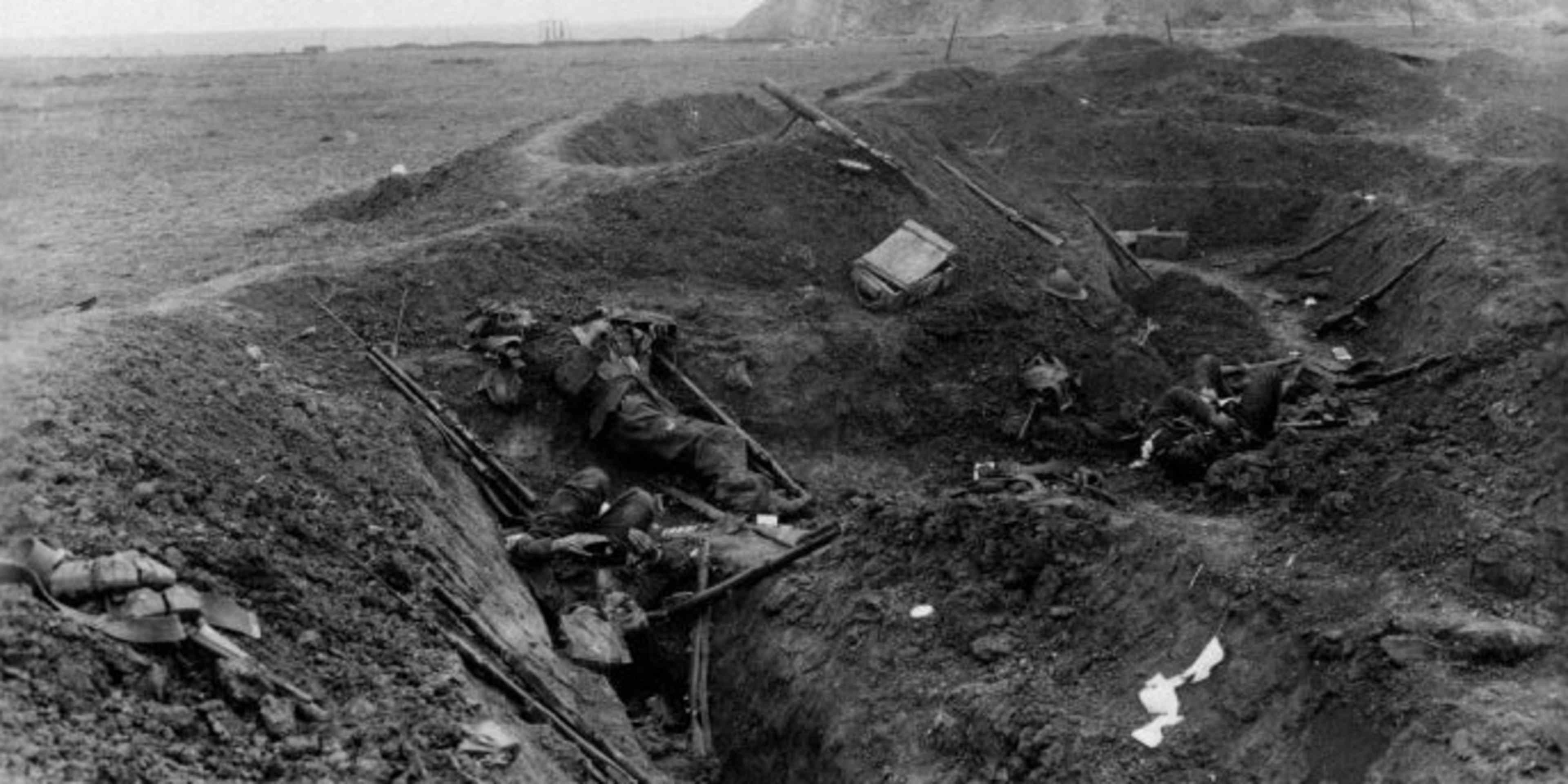 c. 1916 WW1 photo postcard, dead in trench c. 1916 WW1 photo postcard, dead in trench