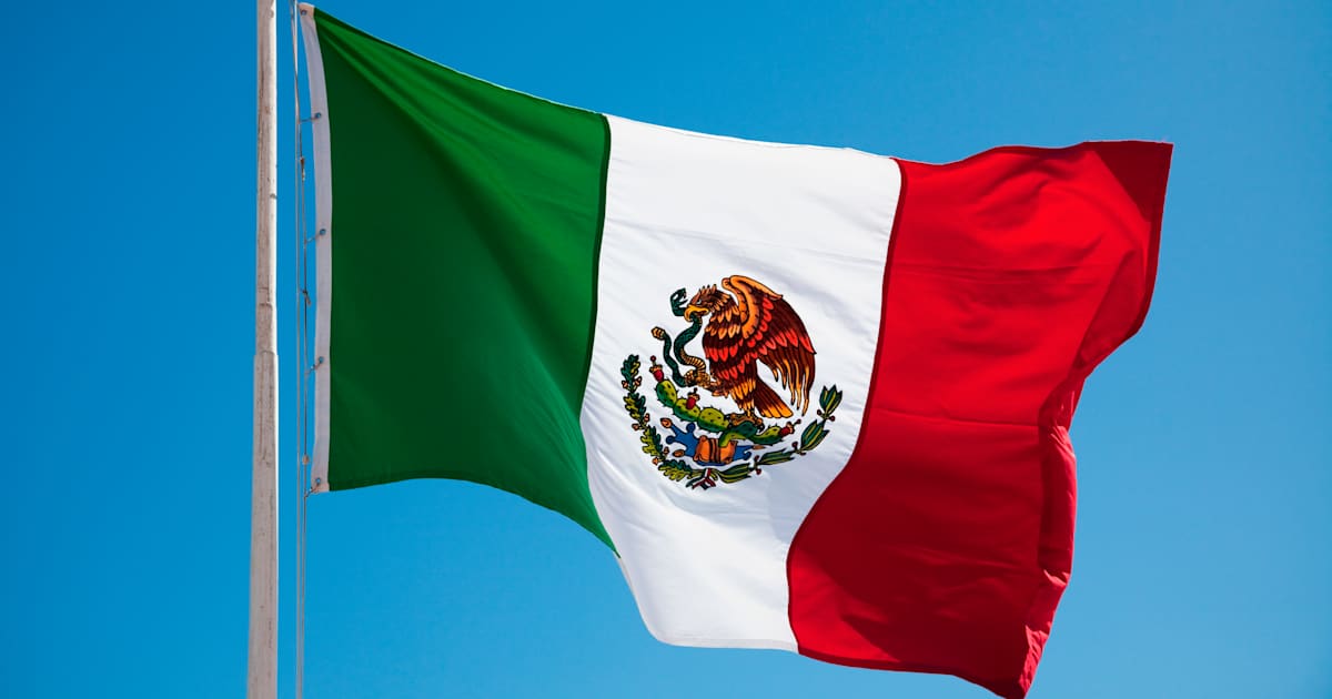 what does the image on the mexican flag represent