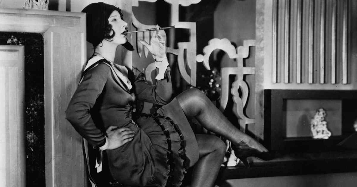 Flappers - 1920s, Definition & Dress | HISTORY