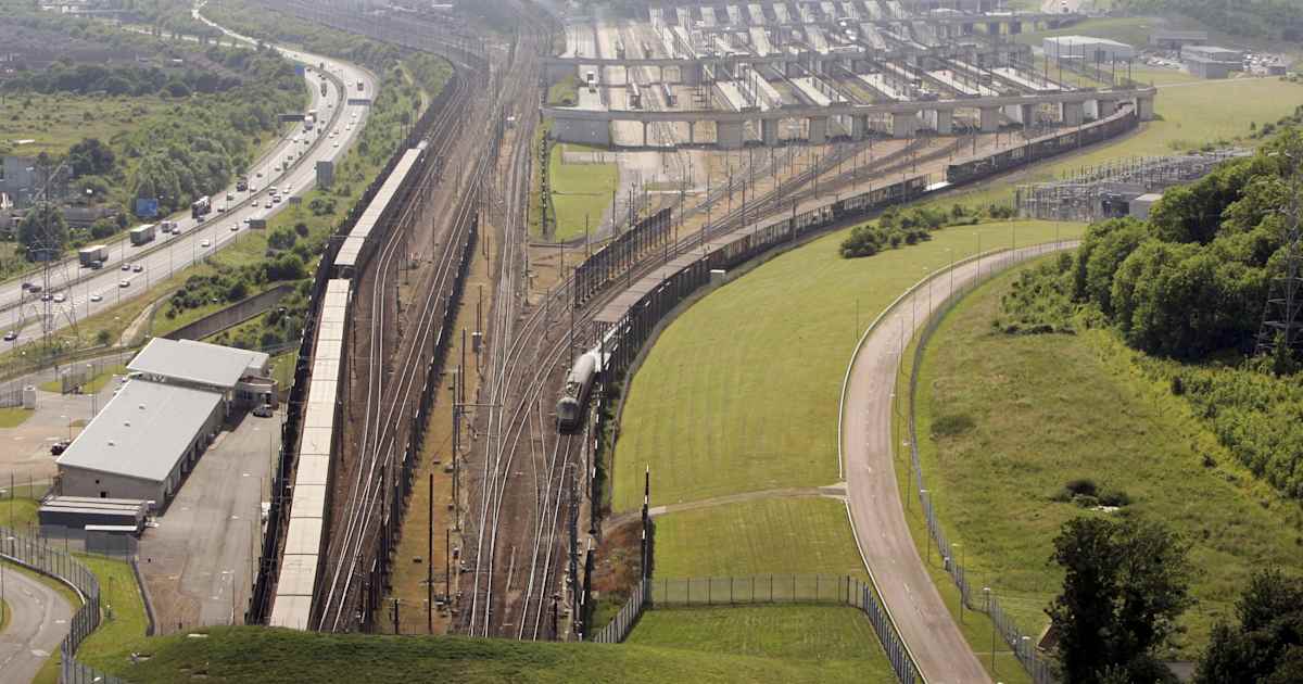 English Channel tunnel opens | May 6, 1994 | HISTORY
