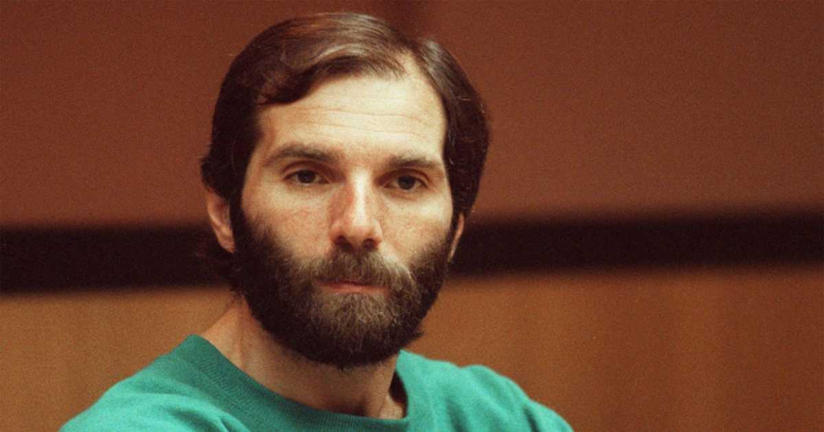 Case File: Ronald DeFeo Jr. | A&E