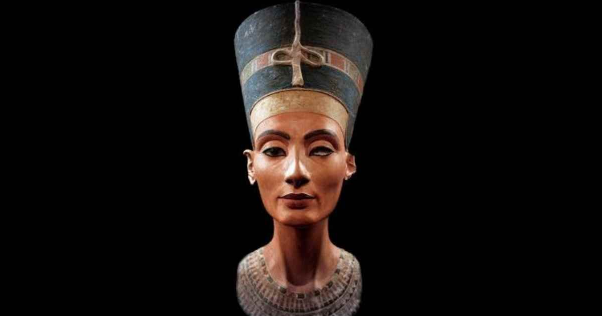 Nefertiti - Queen, Bust & Husband Akhenaten | HISTORY