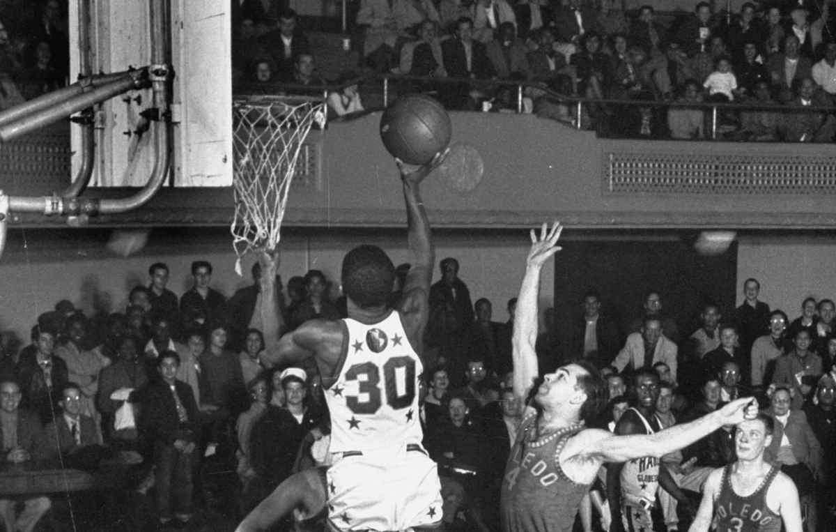 The Harlem Globetrotters: Photos