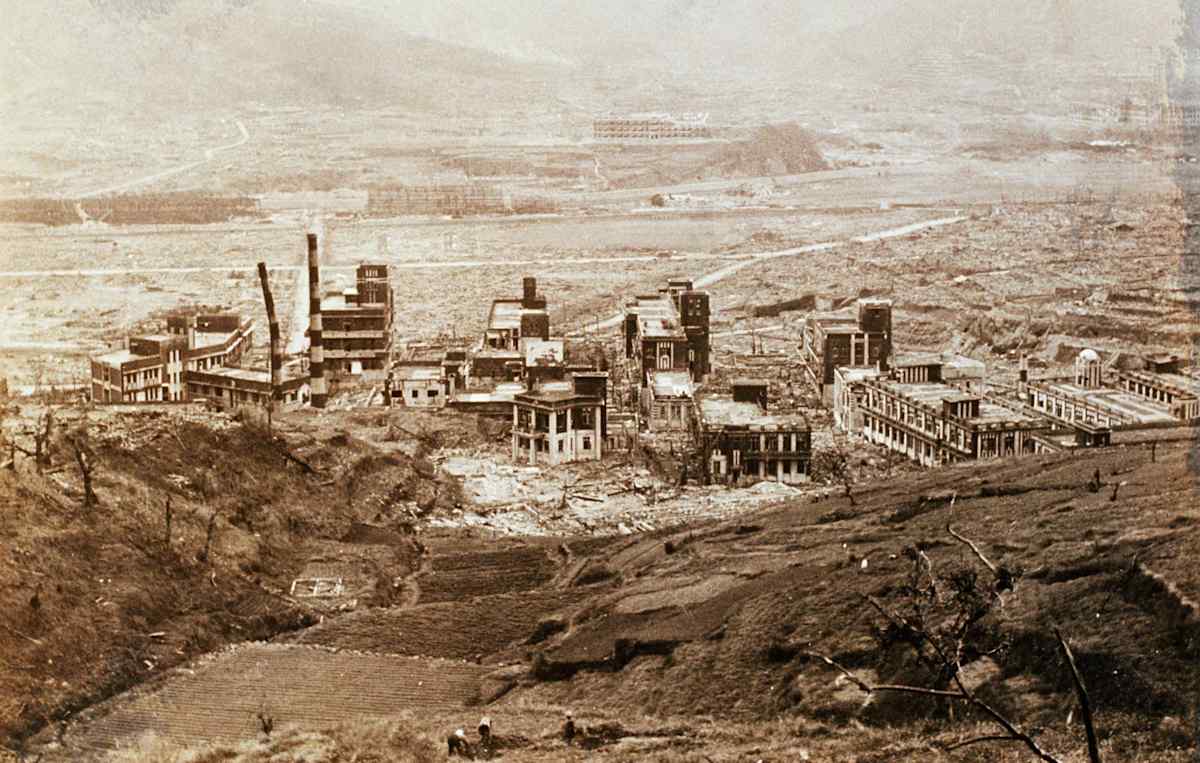 Bombing of Hiroshima and Nagasaki - Causes, Impact & Deaths Bombing of Hiroshima and Nagasaki - Causes, Impact & Deaths