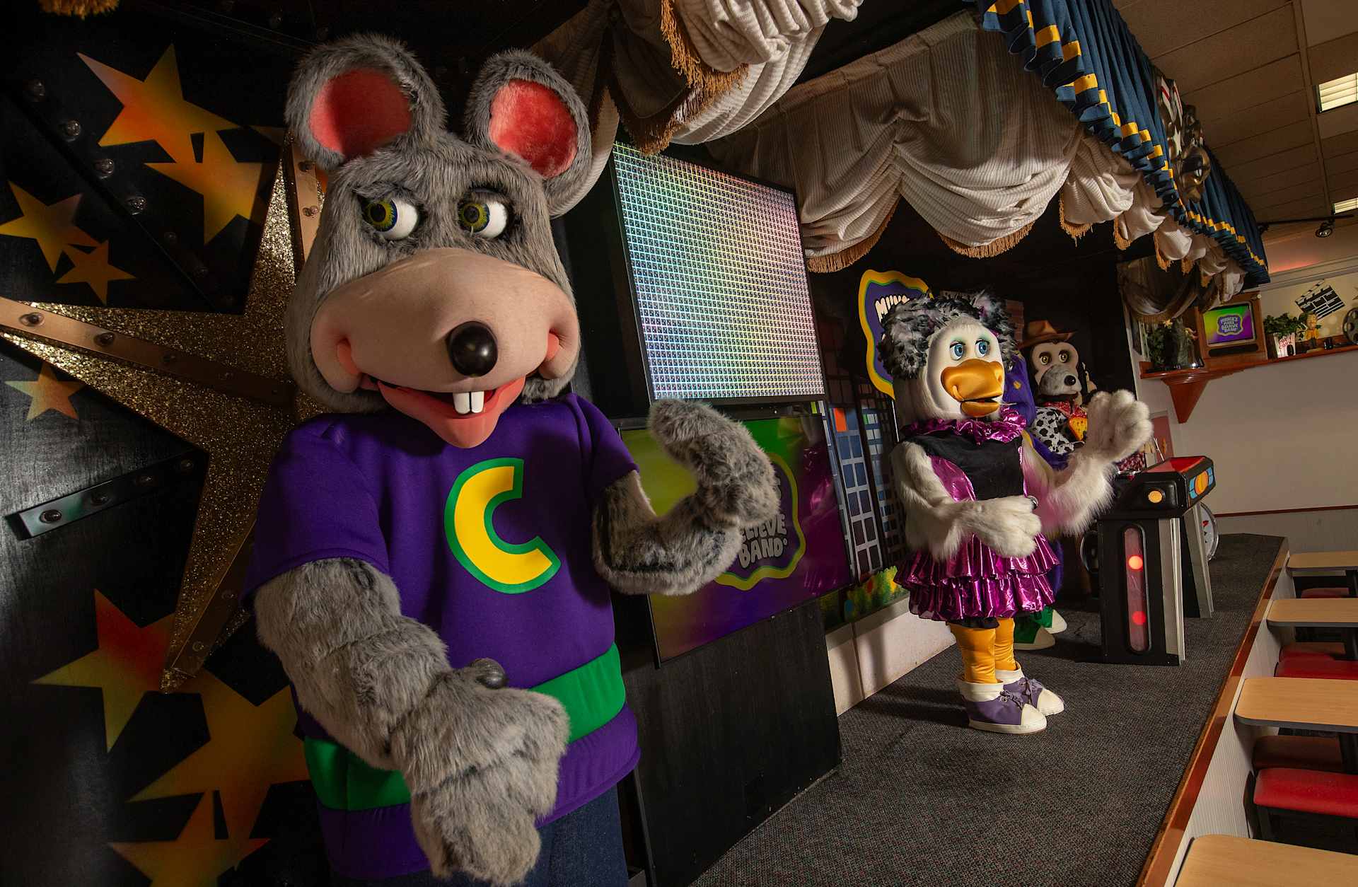 Northridge location of Chuck E. Cheese is soon going to be the last remaining pizza center to house an animatronic band