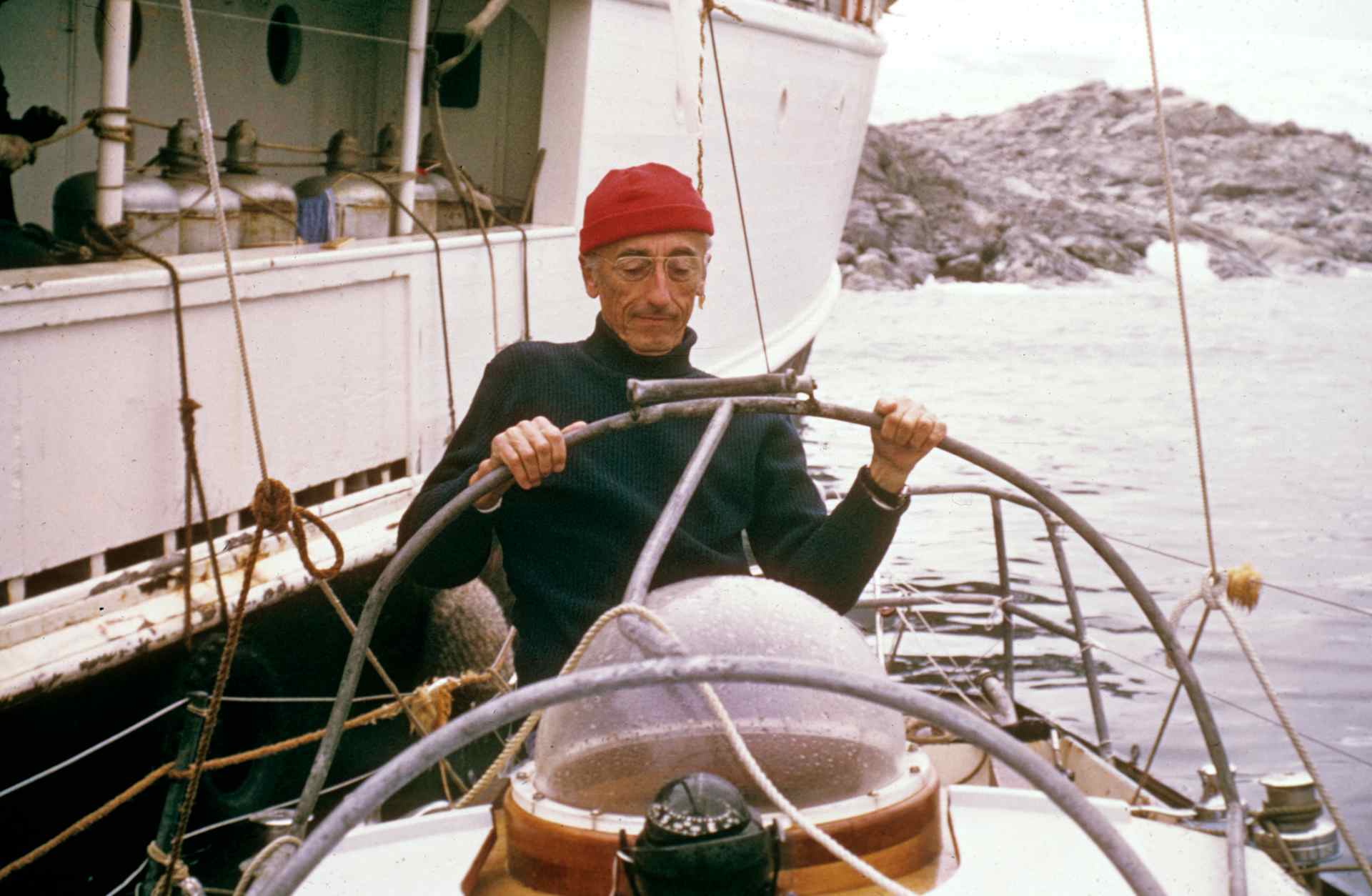 THE UNDERSEA WORLD OF JACQUES COUSTEAU