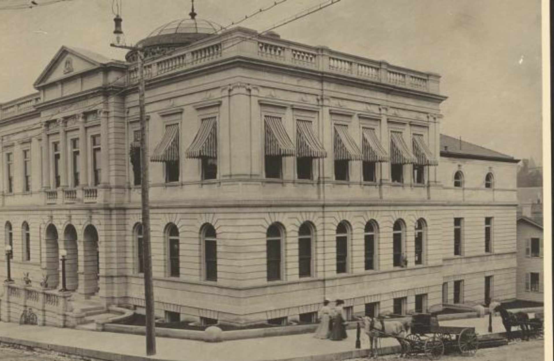 A Carnegie library in St. Joseph, Missouri. (Credit: Library of Congress)